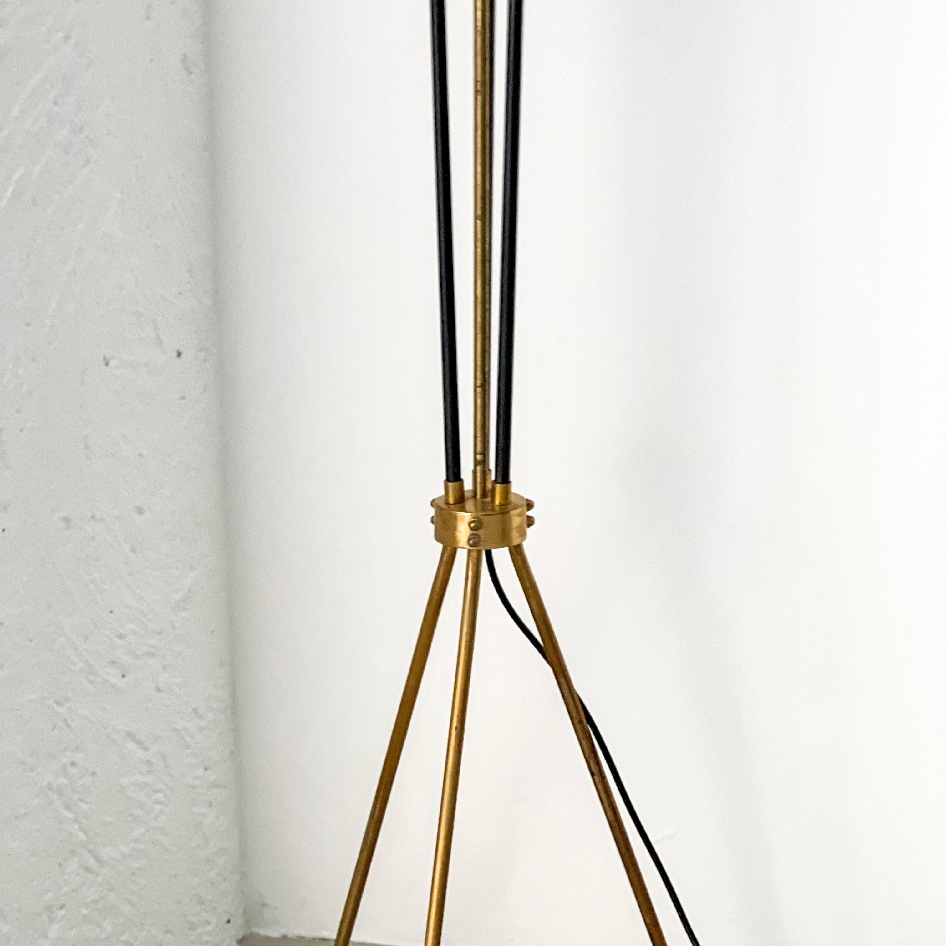 Vintage Italian Brass Floor Lamp in the style of Stilnovo, three legs, opaline In Good Condition For Sale In Milano, IT