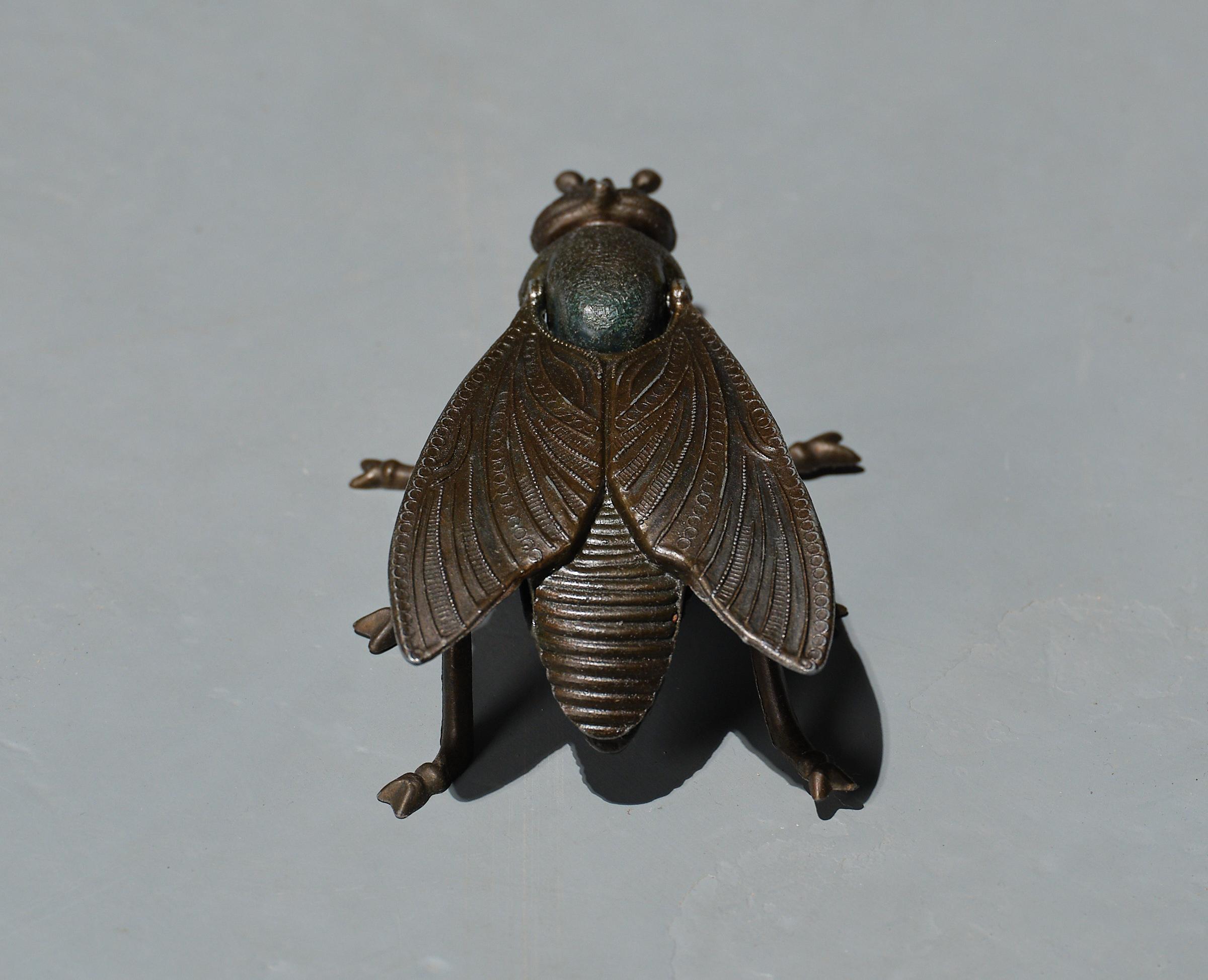 Vintage Italian Brass Fly-Shaped Ashtray from the 1950s In Good Condition For Sale In Rome, IT