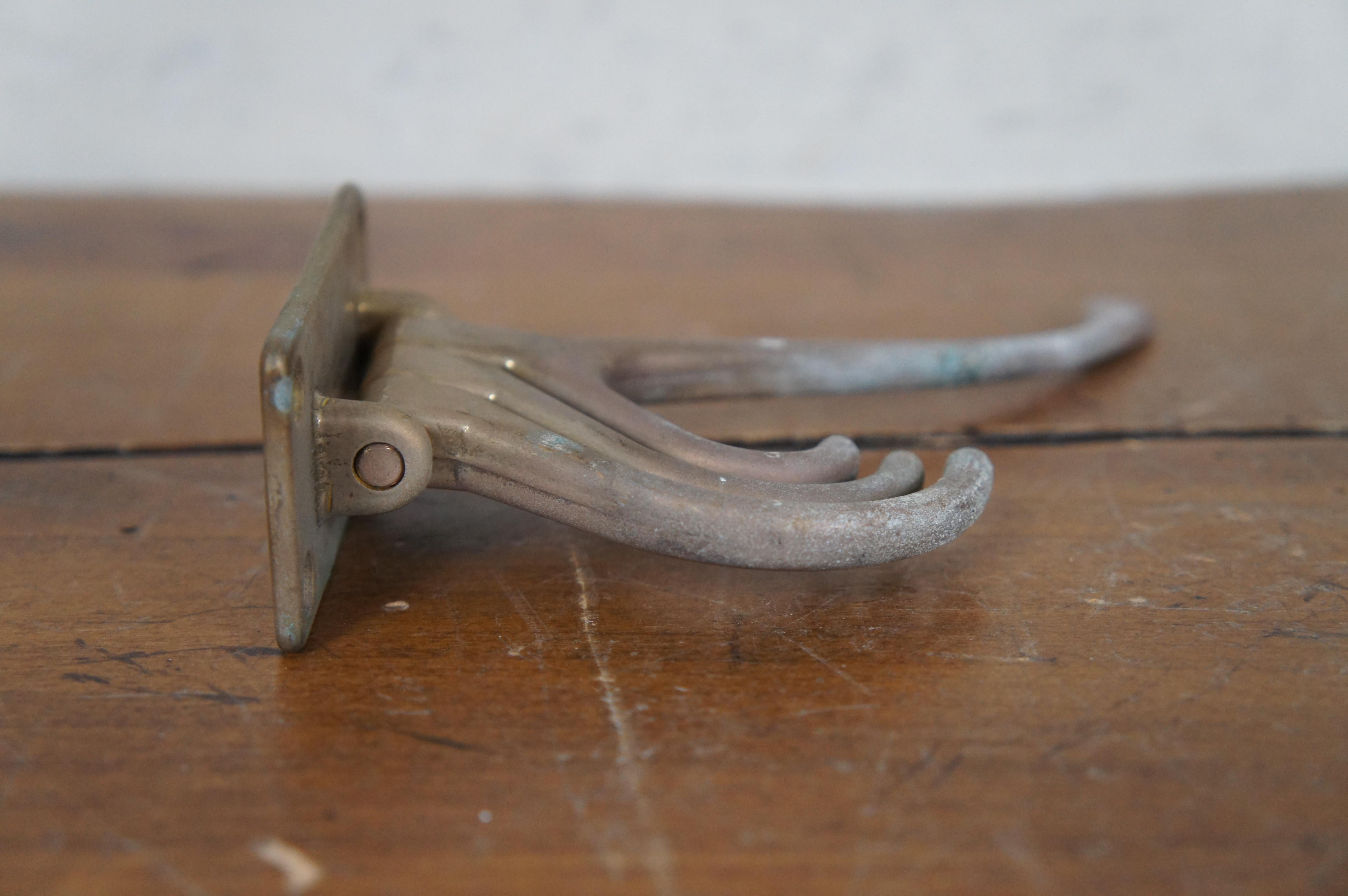 Italienischer drehbarer Vintage-Mantelhaken aus Messing mit 4 Zacken, Italien 5