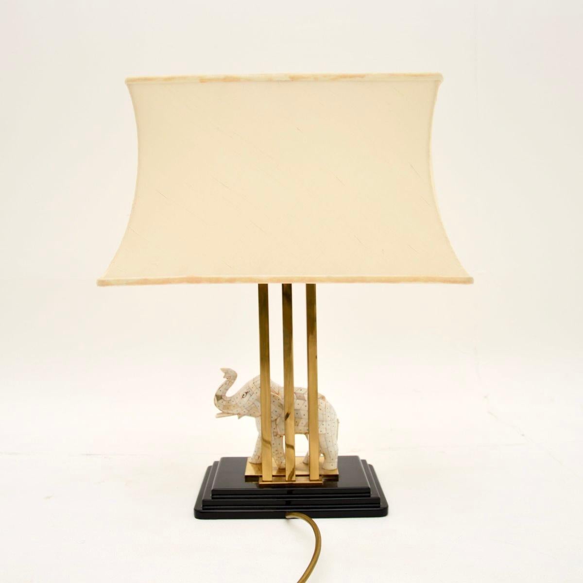 Italienische Vintage-Tischlampe aus Messing mit montierter Elefantenskulptur aus Messing im Zustand „Gut“ im Angebot in London, GB