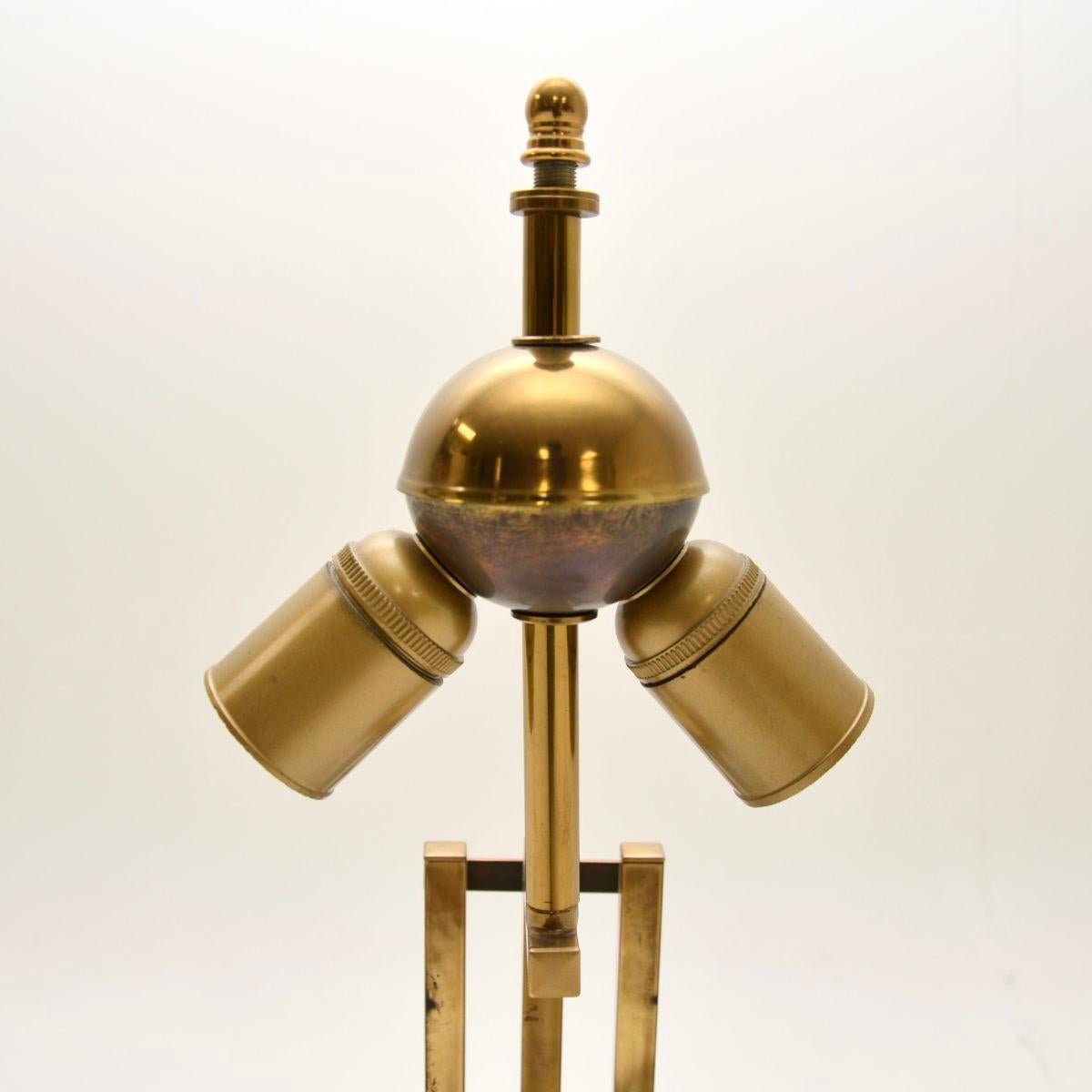 Italienische Vintage-Tischlampe aus Messing mit montierter Elefantenskulptur aus Messing im Angebot 1