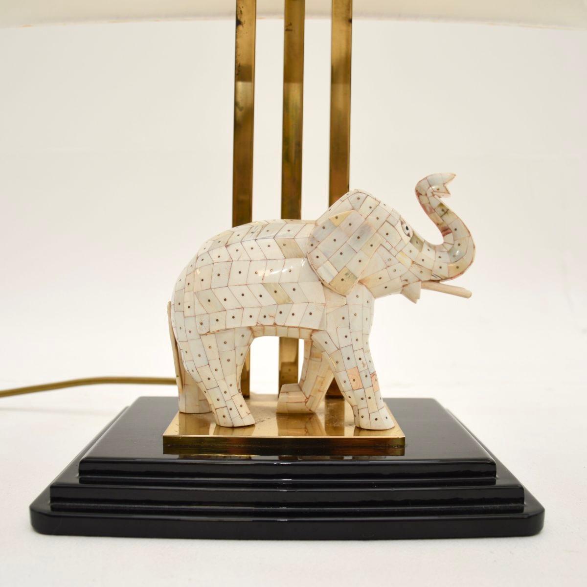 Italienische Vintage-Tischlampe aus Messing mit montierter Elefantenskulptur aus Messing im Angebot 2