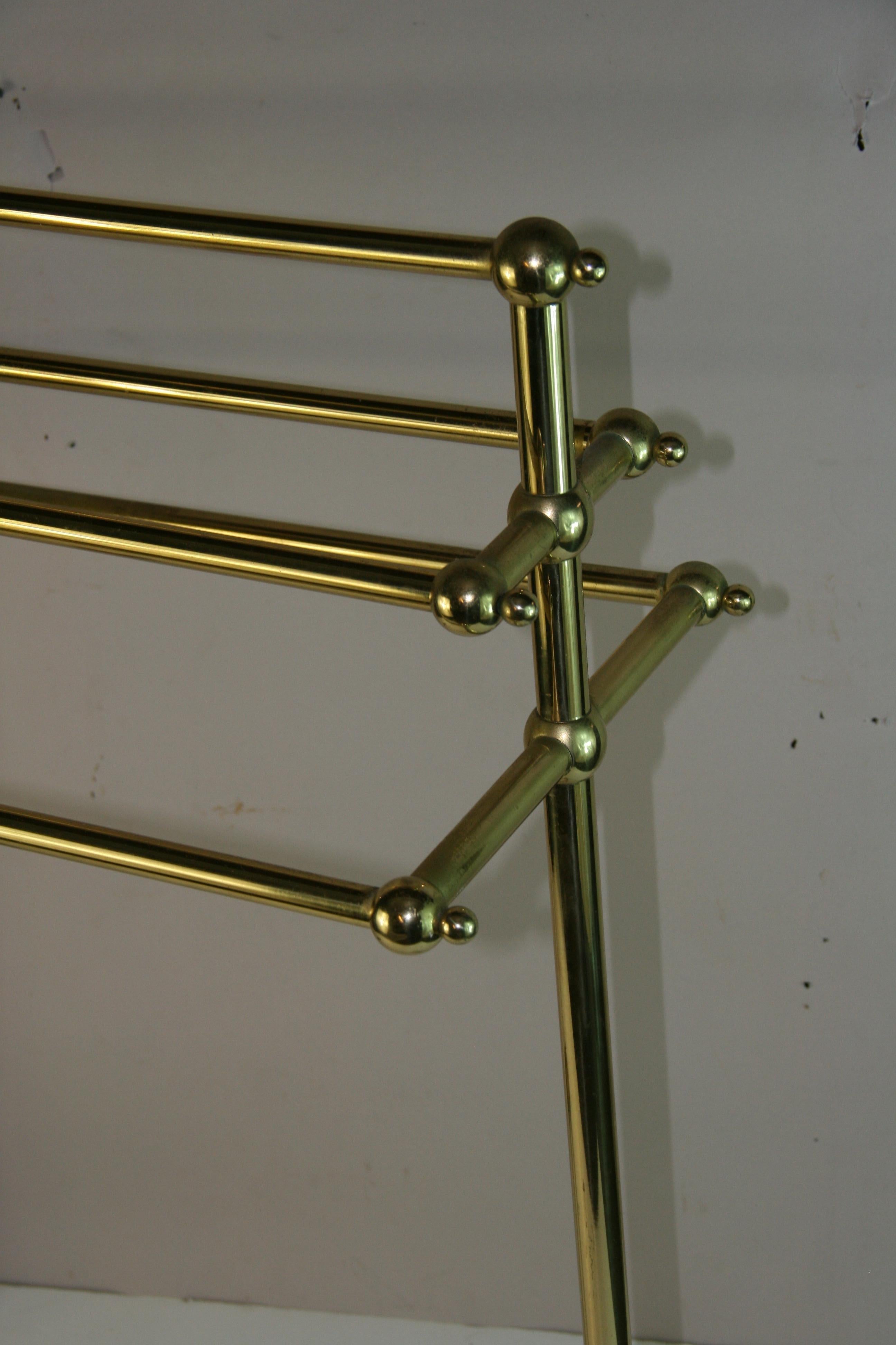 Vintage Italienisch Messing Handtuch / Tröster Rack im Zustand „Gut“ im Angebot in Douglas Manor, NY