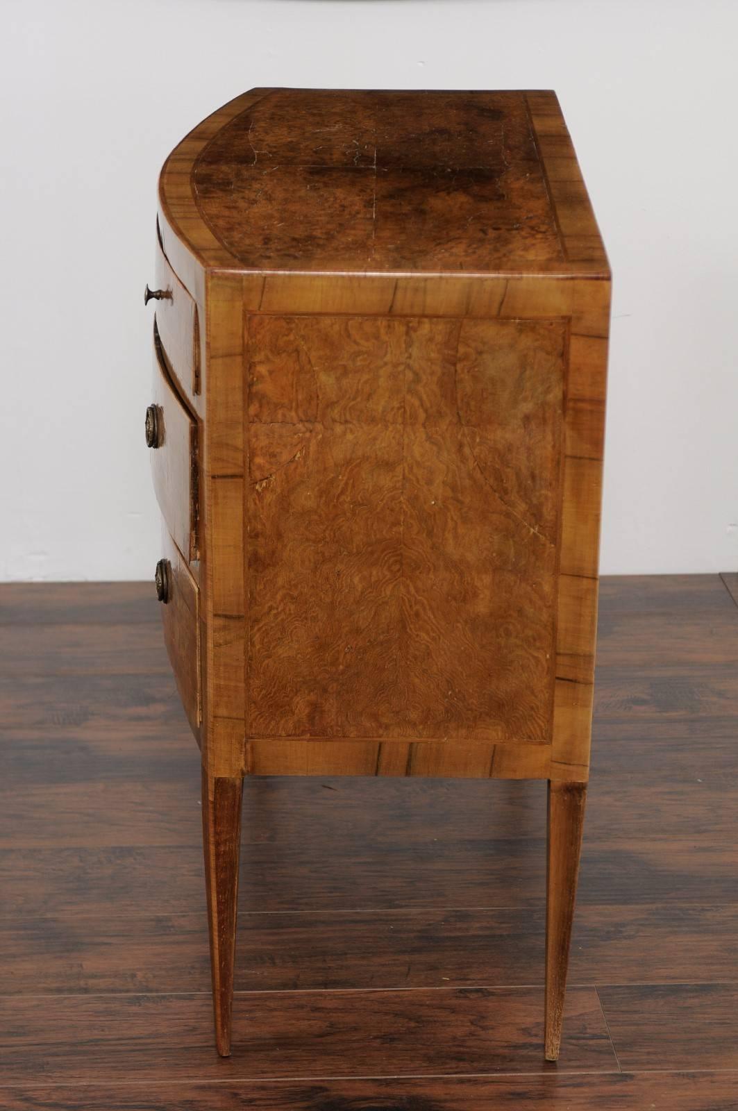 Vintage Italian Burl Walnut Bow-Front Commode with Tapered Legs, circa 1960 4