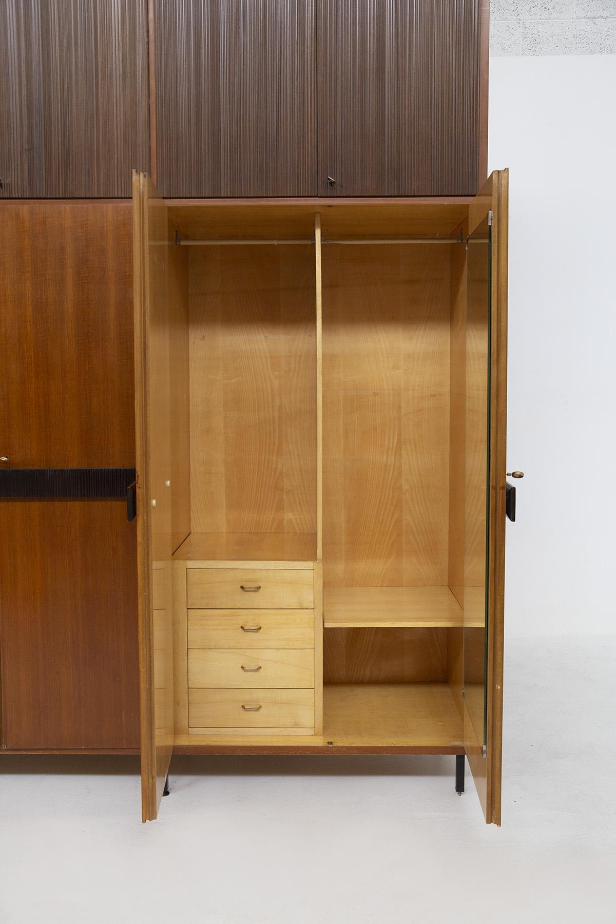 Cabinet italien vintage en noyer et Wood Grissinato en vente 4