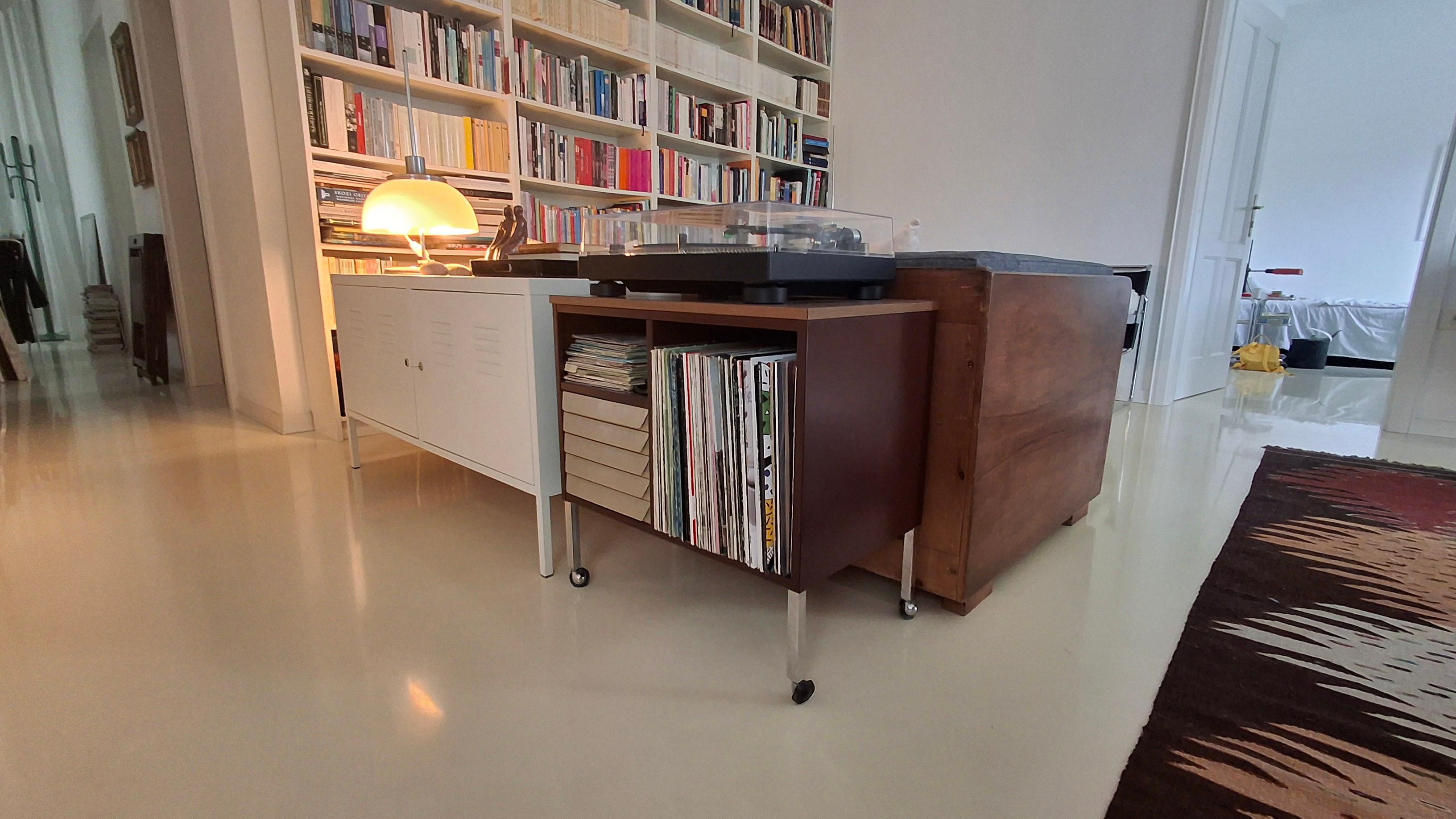 Vintage Italian Cabinet auf Rädern, 1970er Jahre im Angebot 8