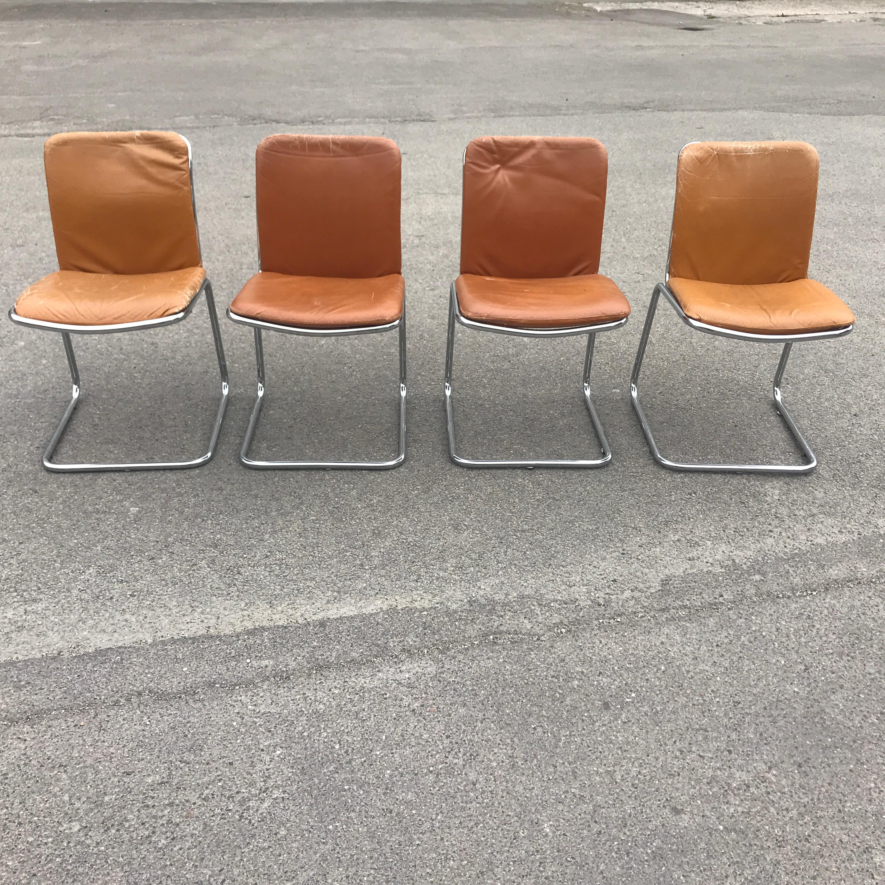 Vintage Italian Cantilever Chairs from 1970s In Good Condition In Copenhagen, DK