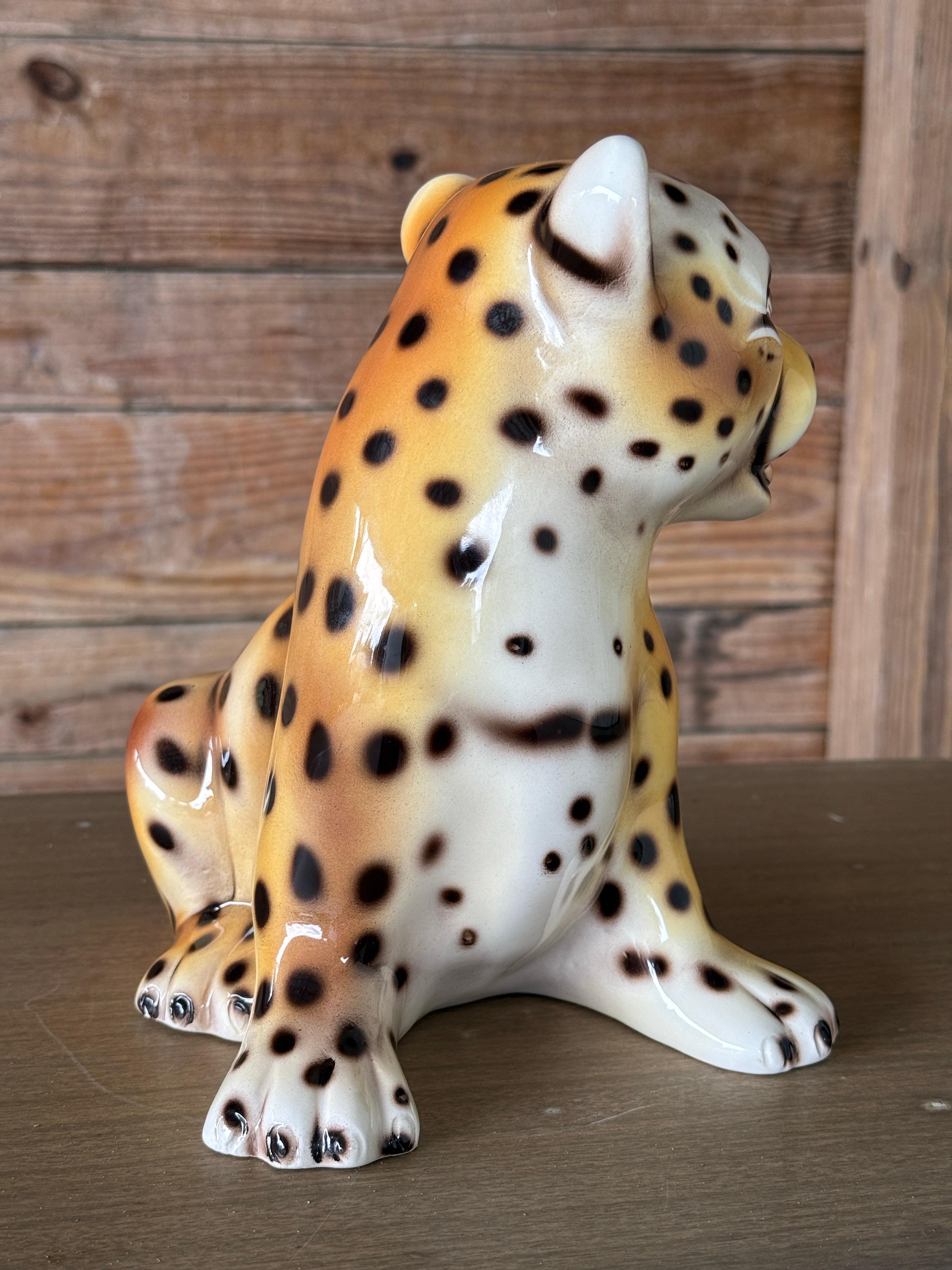 italien Vintage Italian Capodimonte Ceramic Baby Cheetah Cub Sculpture Figurine en vente