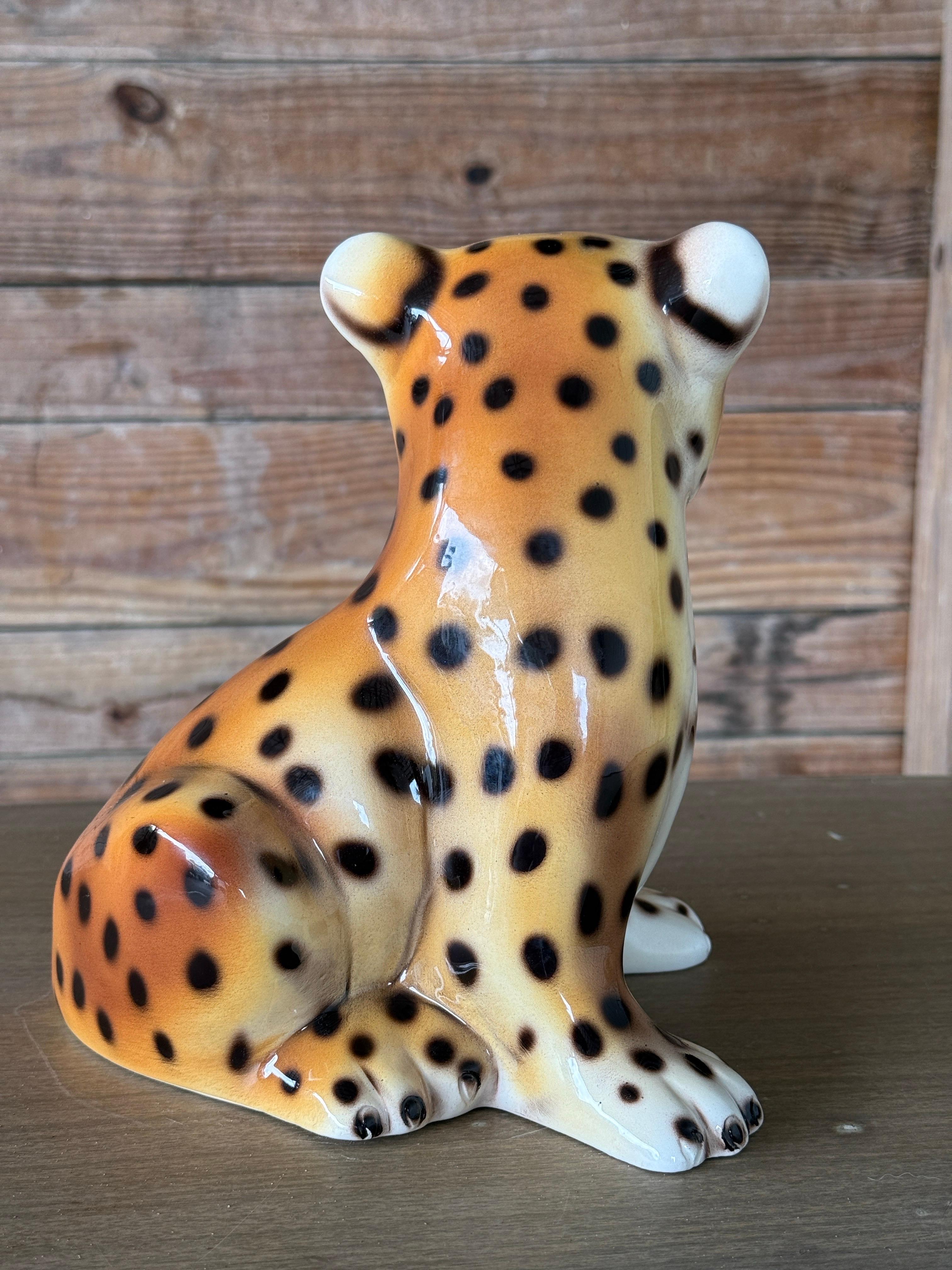 Moulage Vintage Italian Capodimonte Ceramic Baby Cheetah Cub Sculpture Figurine en vente