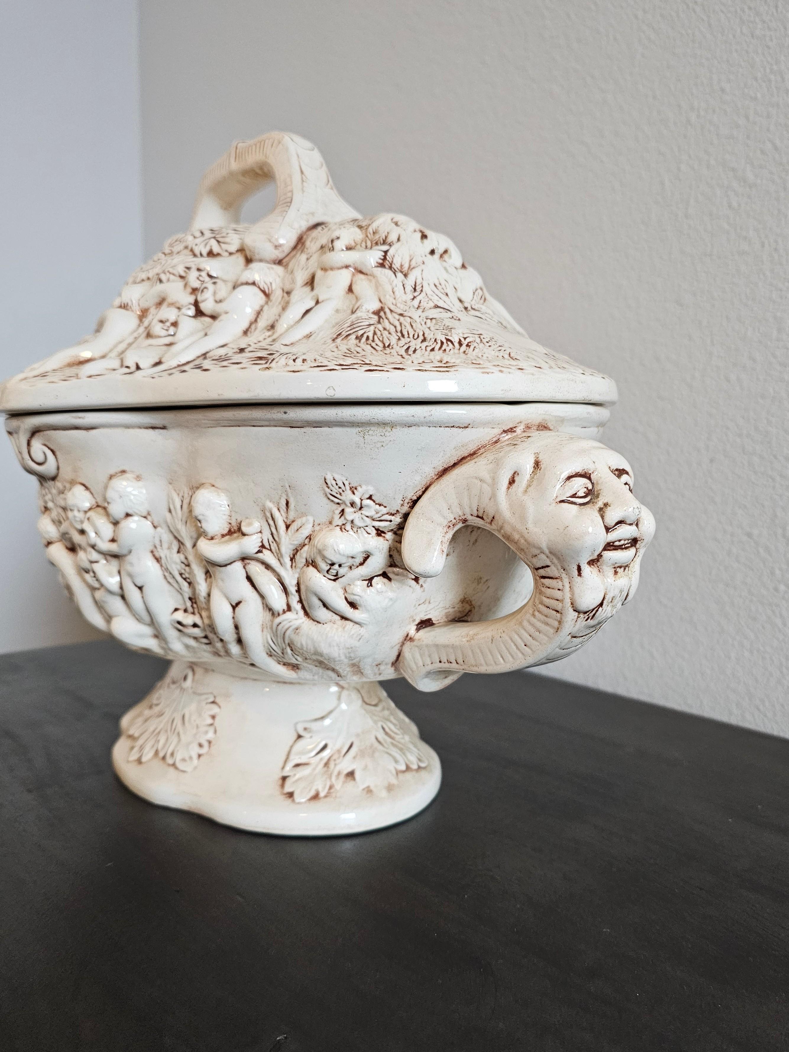 Vintage Italian Capodimonte Porcelain Covered Serving Dish Large Soup Tureen For Sale 5