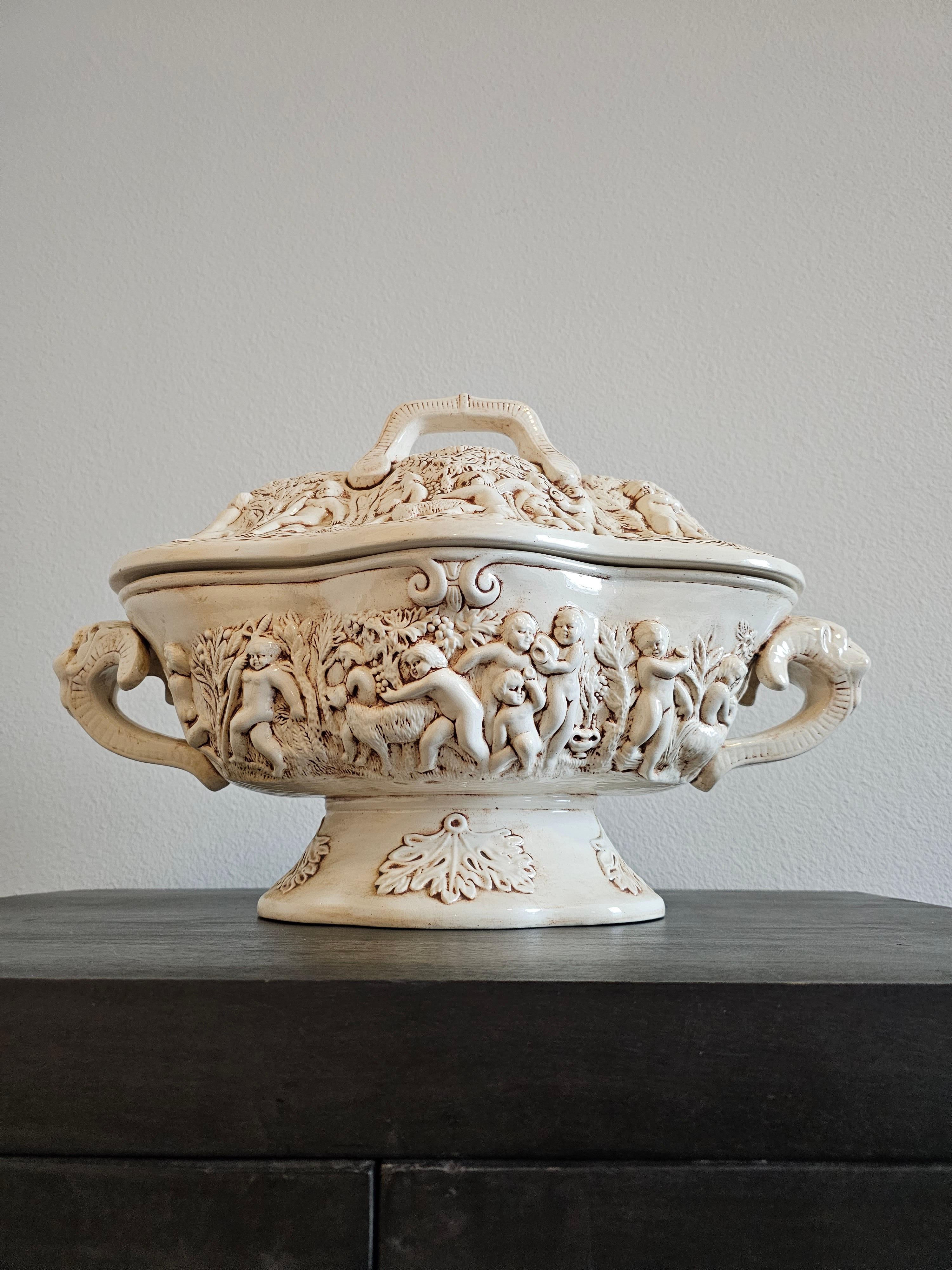 Vintage Italian Capodimonte Porcelain Covered Serving Dish Large Soup Tureen For Sale 7