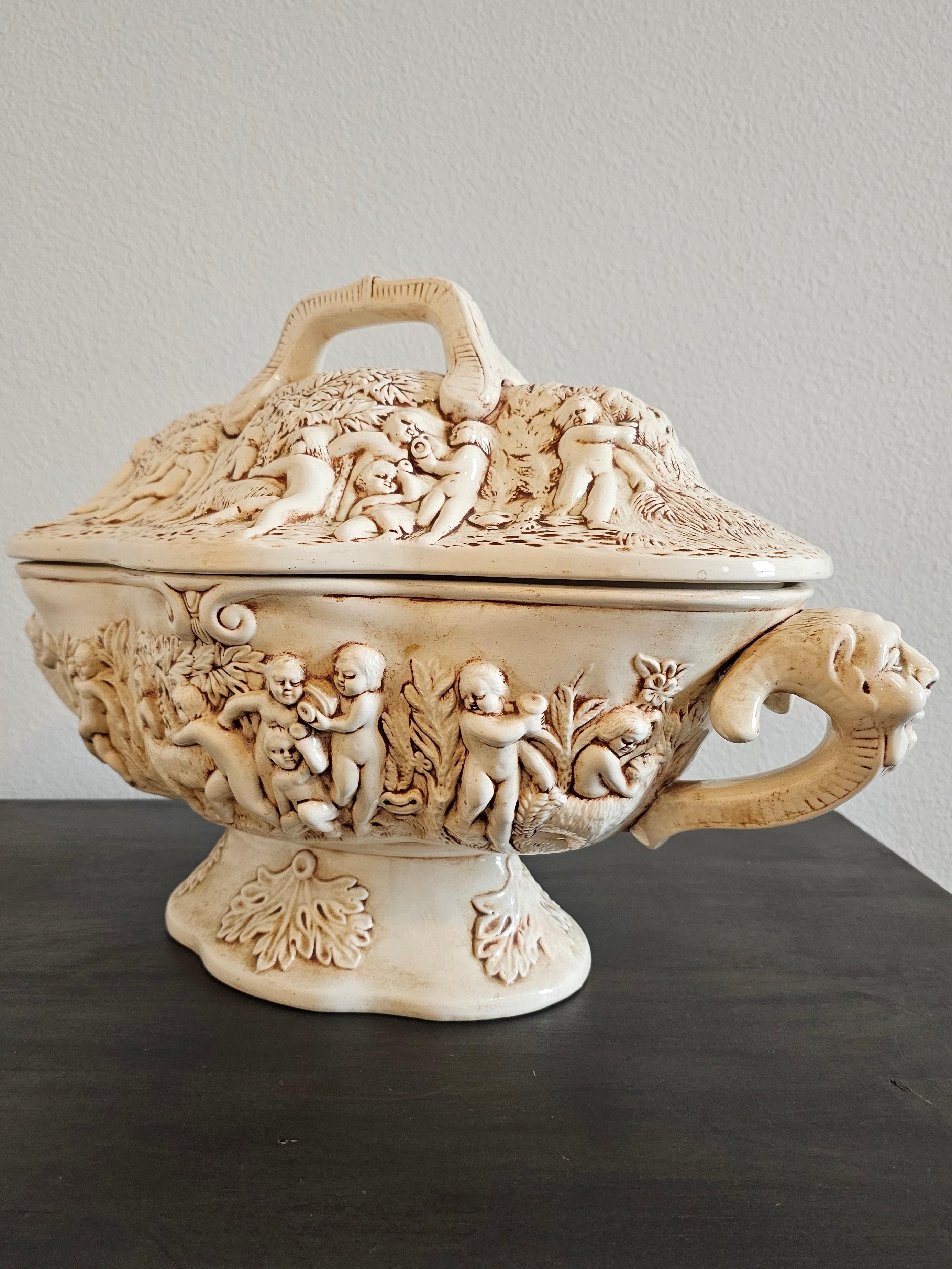 Vintage Italian Capodimonte Porcelain Covered Serving Dish Large Soup Tureen For Sale 1