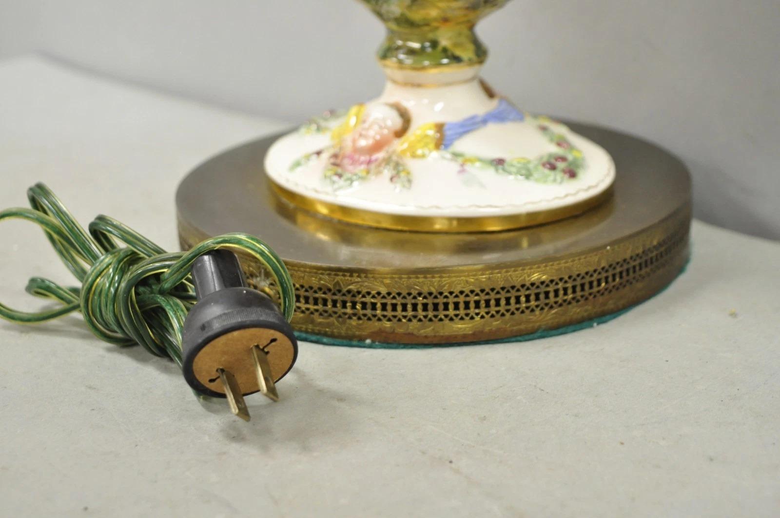Vintage Italian Capodimonte Porcelana Figural Bacanal Querubín Sirenas Lámpara de Mesa en venta 3