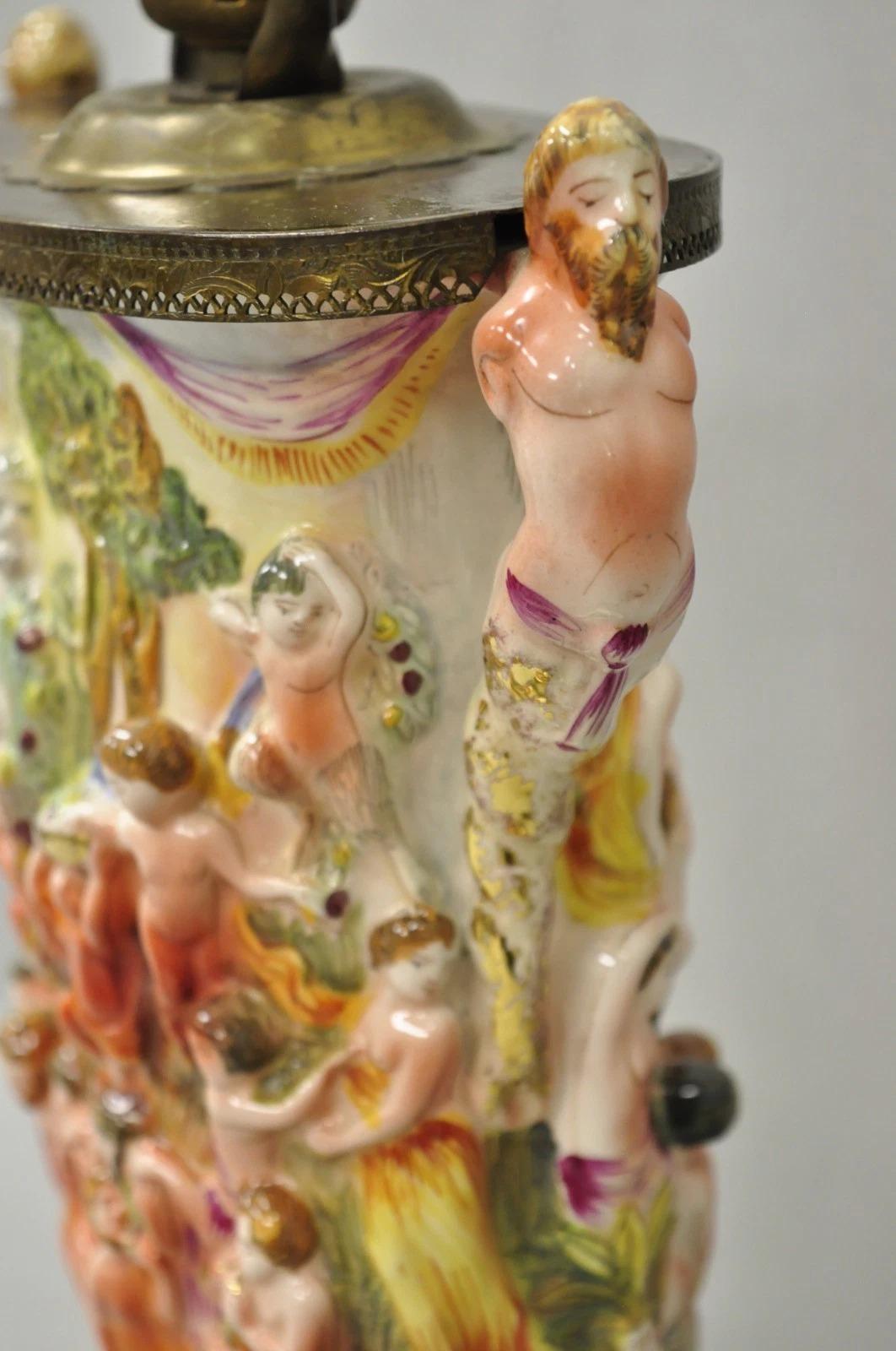 Vintage Italian Capodimonte Porcelana Figural Bacanal Querubín Sirenas Lámpara de Mesa siglo XX en venta