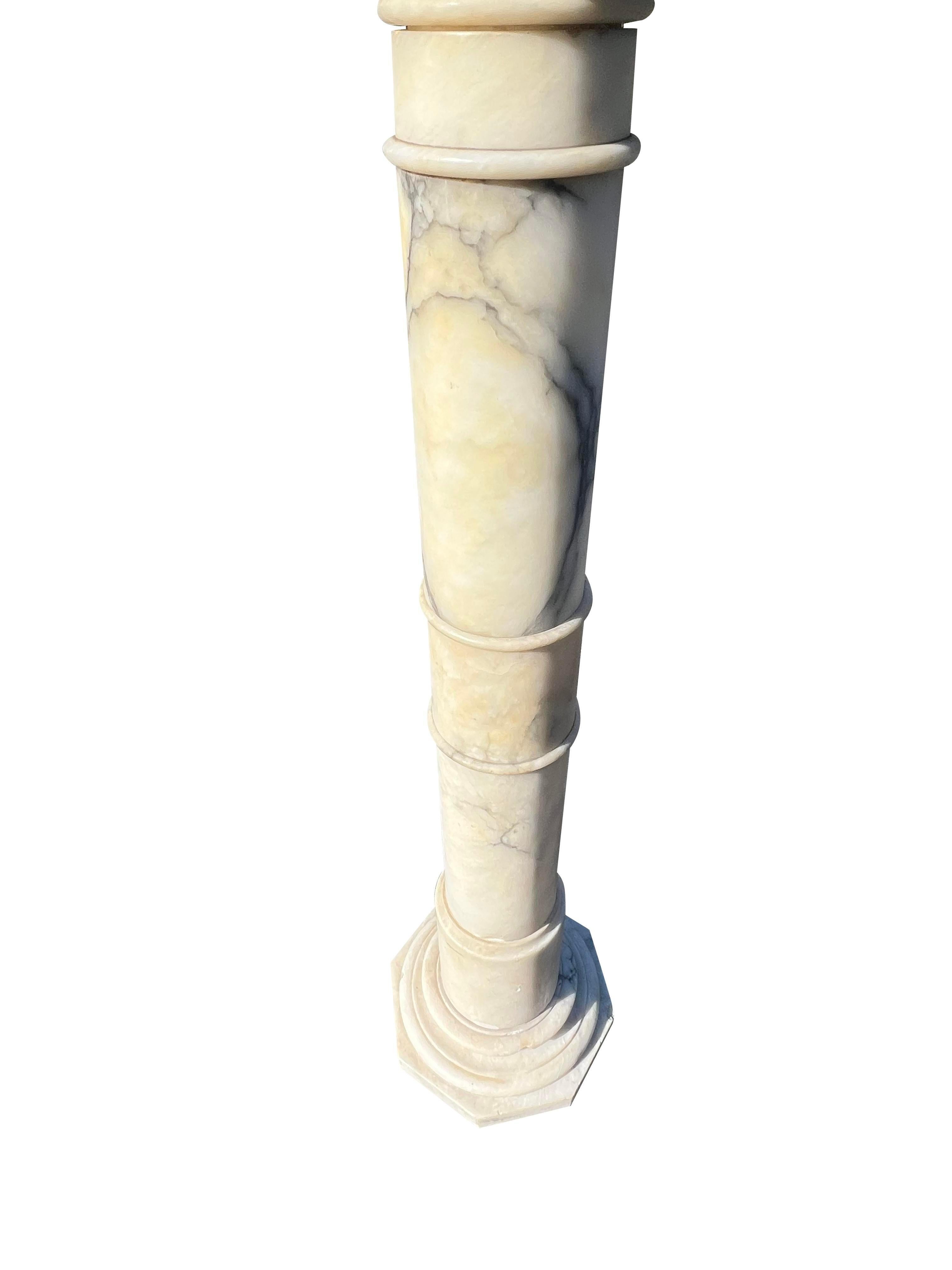 Pedestal Vintage Italiano de Mármol de Carrara en Blanco con Negro en venta 1