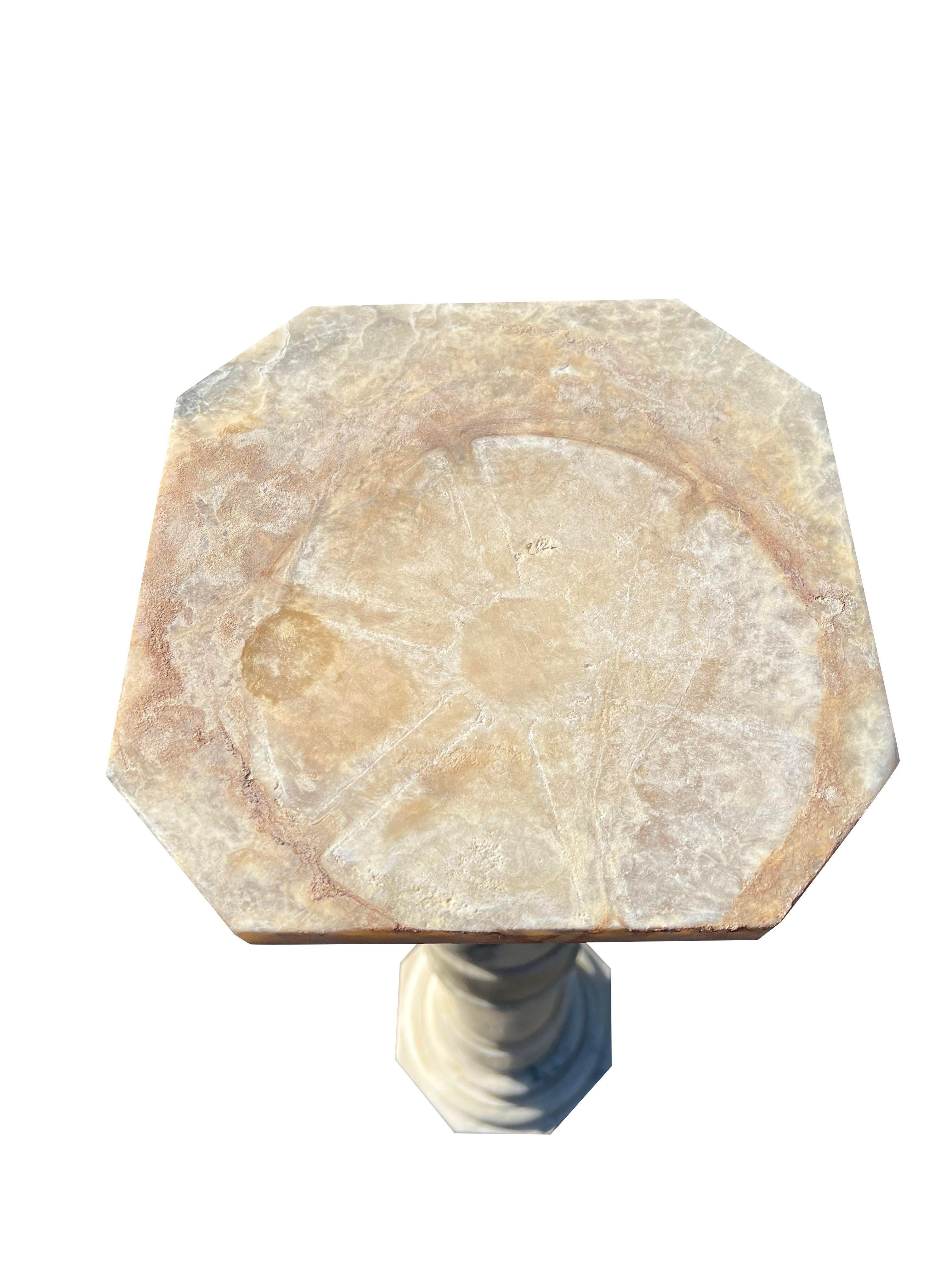 Pedestal Vintage Italiano de Mármol de Carrara en Blanco con Negro en venta 4