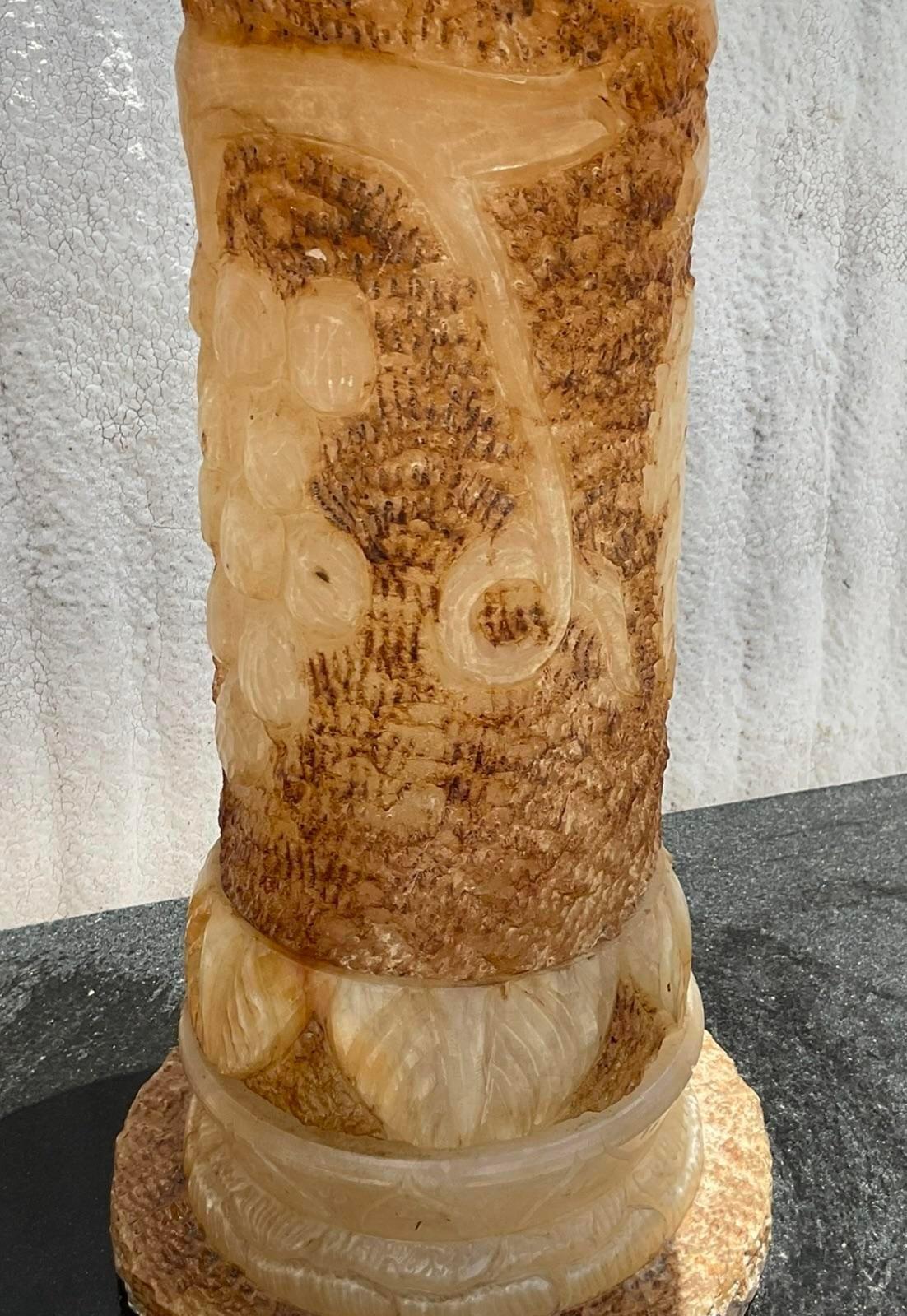 Paire de piédestaux en albâtre sculpté d'époque italienne en vente 2