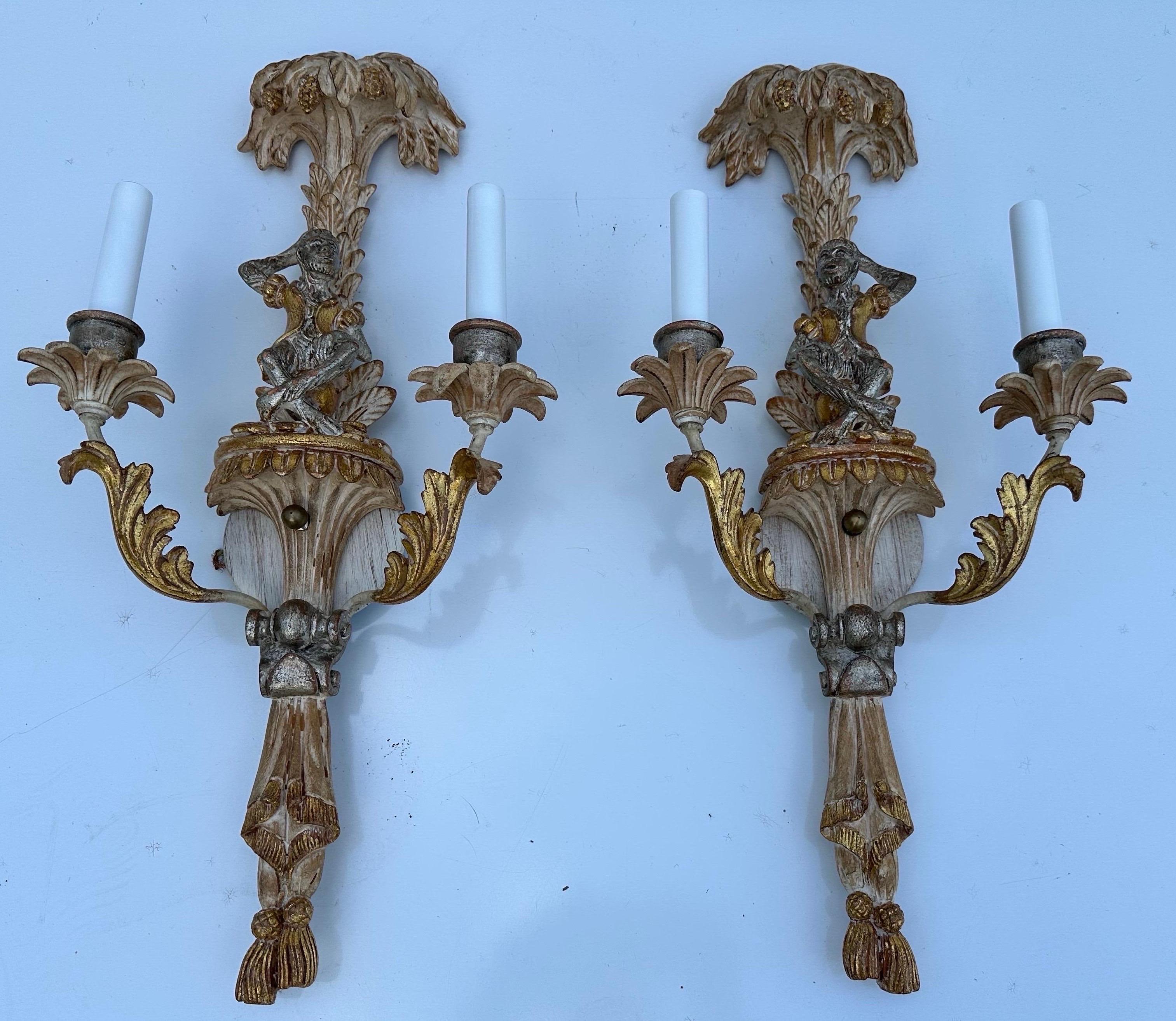 Baroque Paire d'appliques à singe à deux branches, vintage italien, sculpté et peint en vente