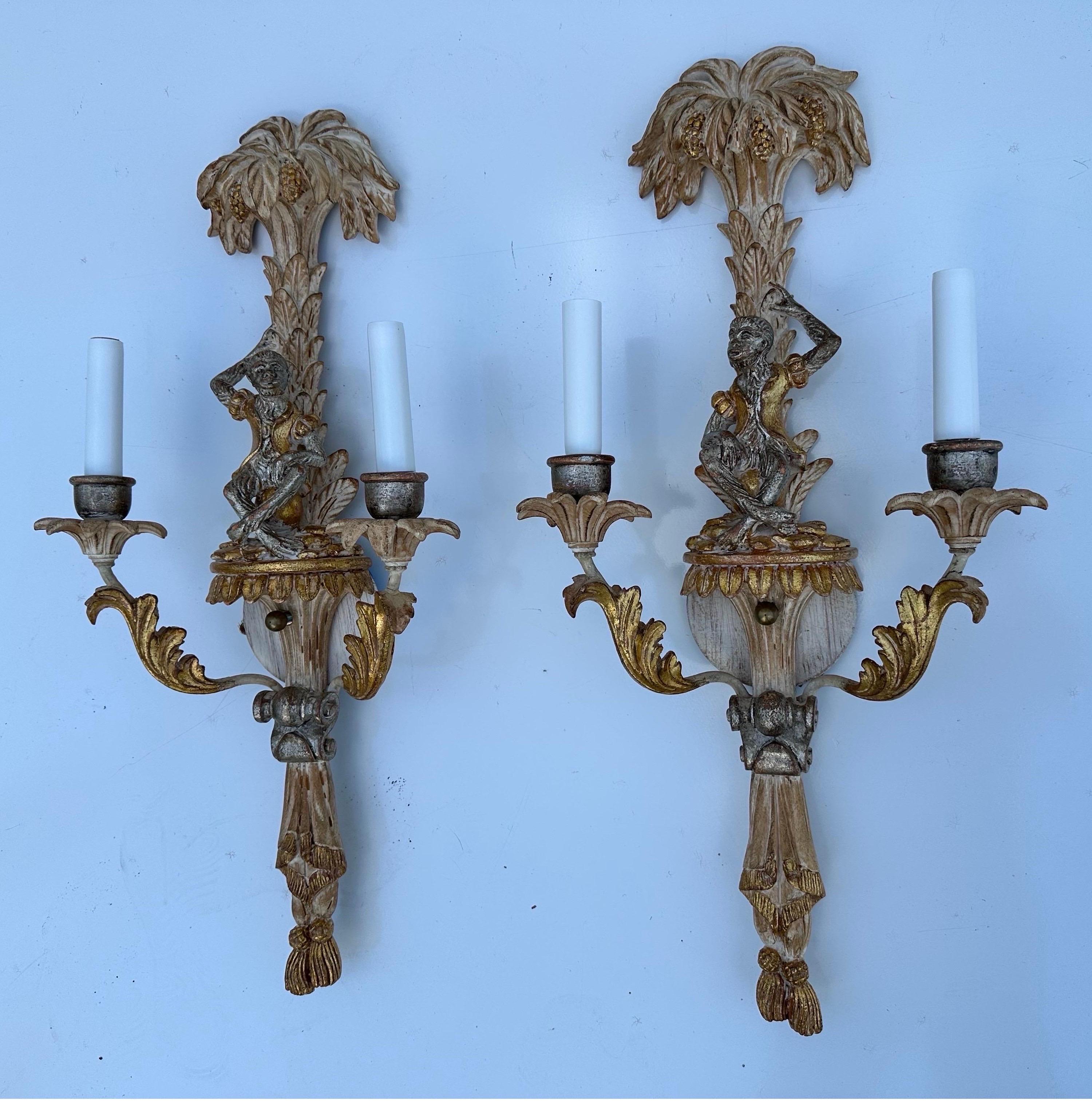 Paire d'appliques à singe à deux branches, vintage italien, sculpté et peint Bon état - En vente à Miami, FL