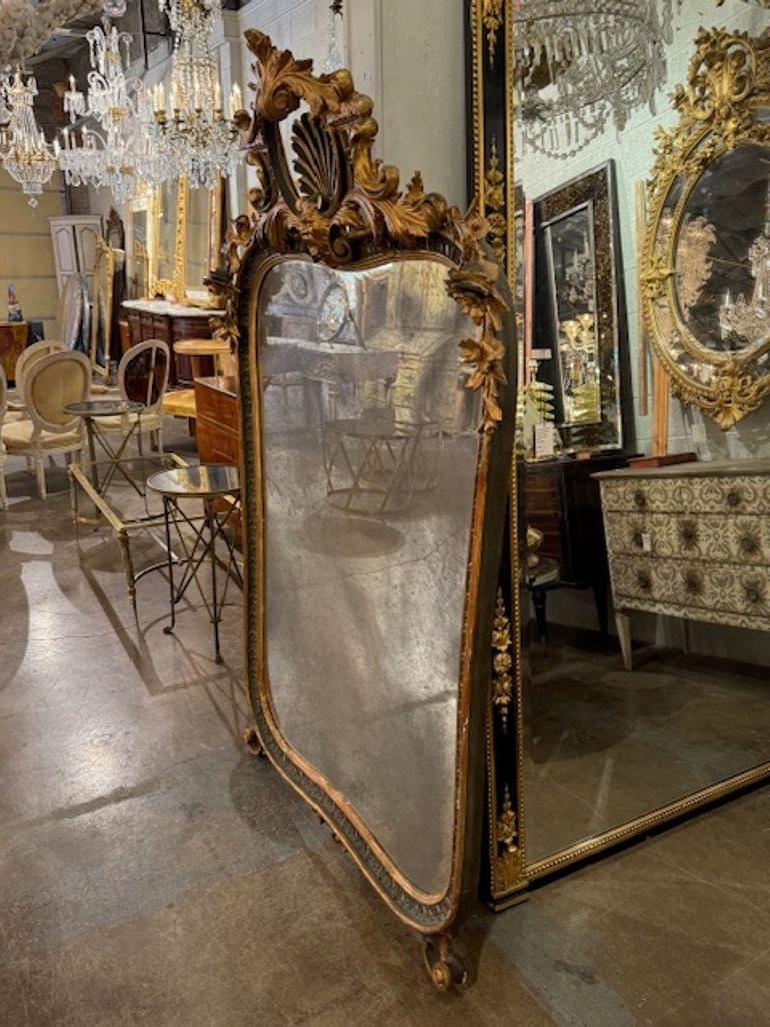 Legno dorato Specchio d'epoca italiano intagliato e dorato a parcella in vendita