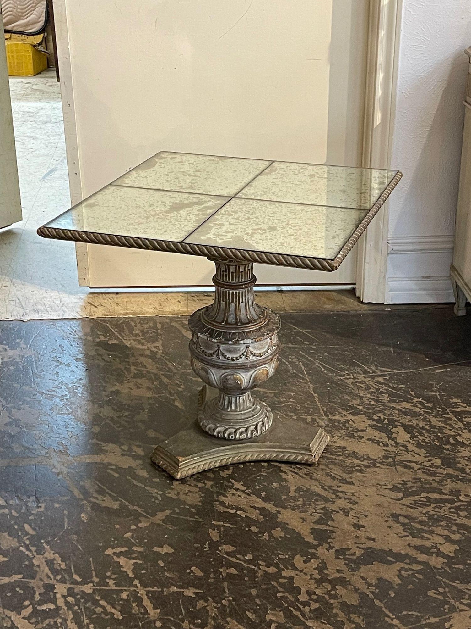 Vintage Italian Carved and Parcel Gilt Mirrored Side Table For Sale 2