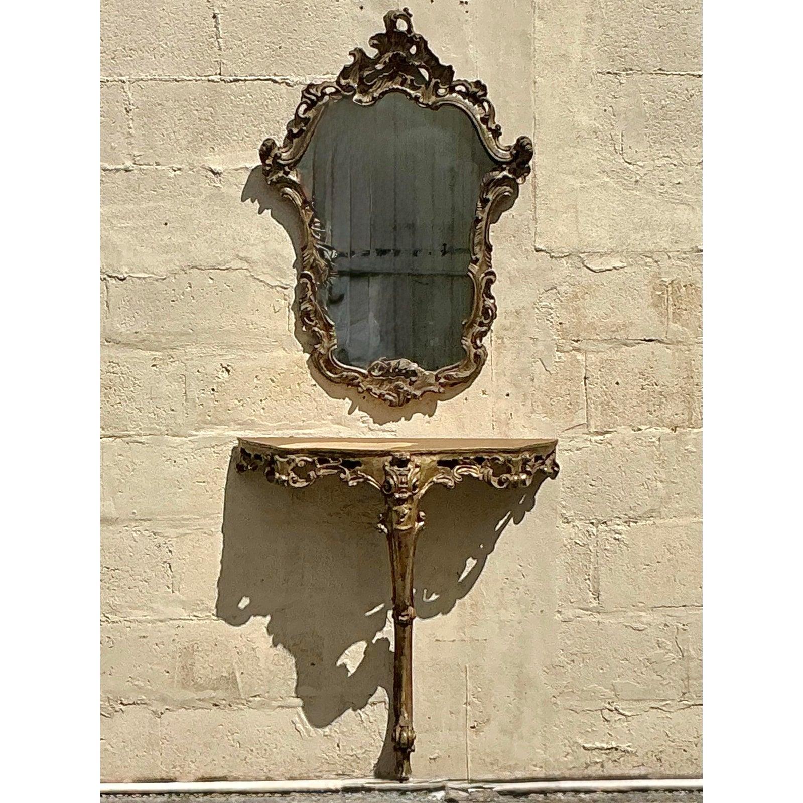 Italiano Specchio d'epoca italiano intagliato e dorato e console Demilune - Set di 2 in vendita