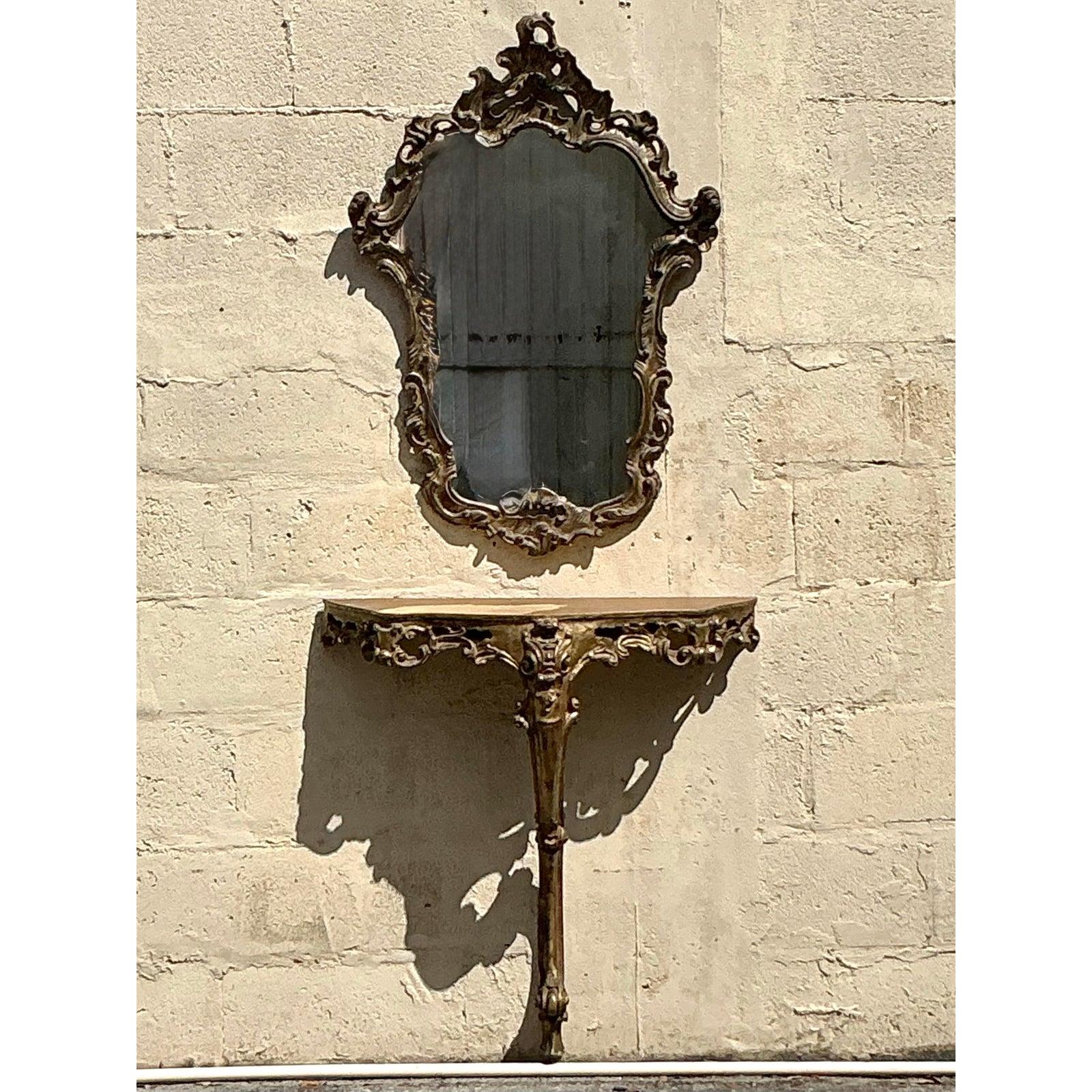 Specchio d'epoca italiano intagliato e dorato e console Demilune - Set di 2 In condizioni buone in vendita a west palm beach, FL