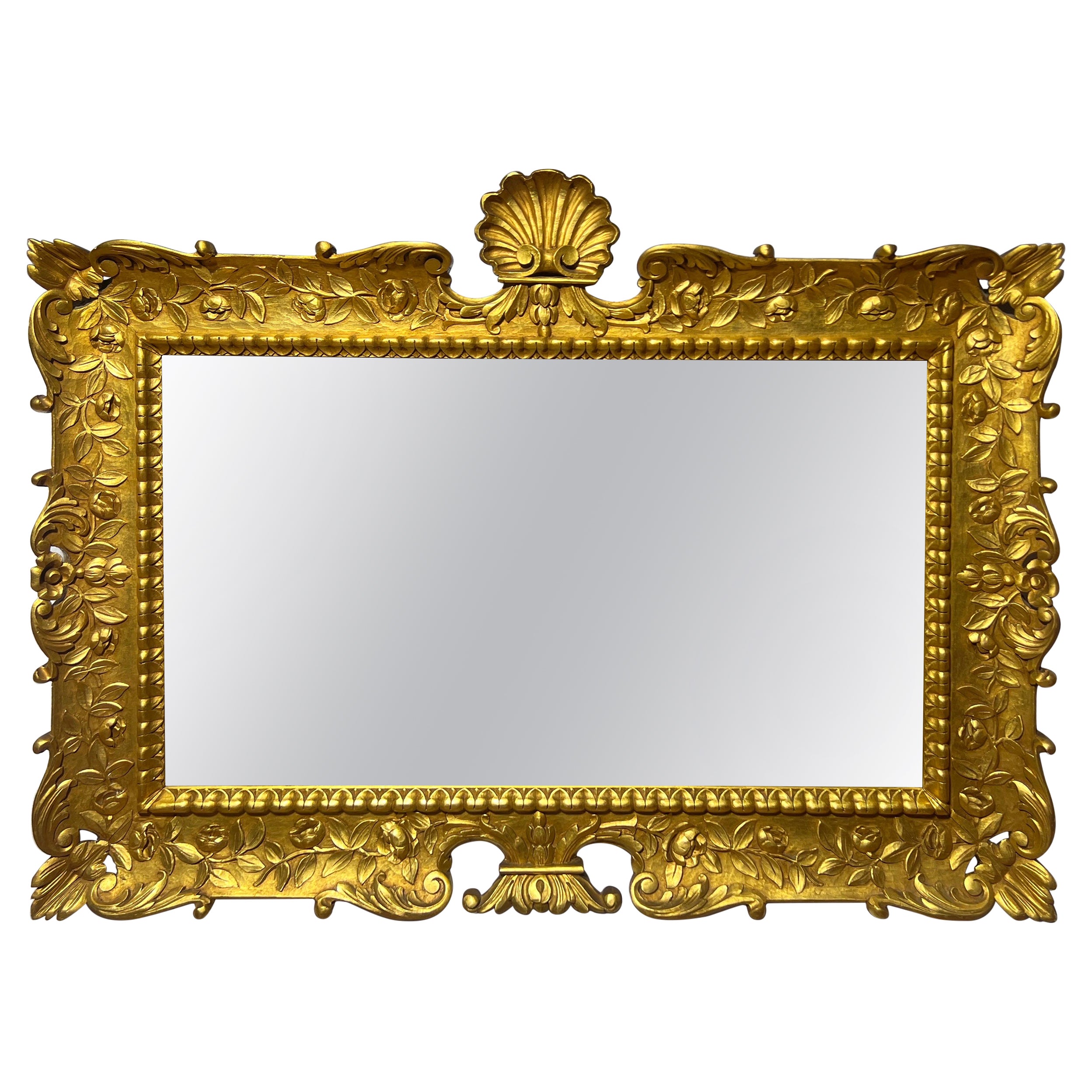 Vintage Italian Carved Giltwood and Shell Decorated Wall Mirror (miroir mural italien en bois doré sculpté et décoré de coquillages)