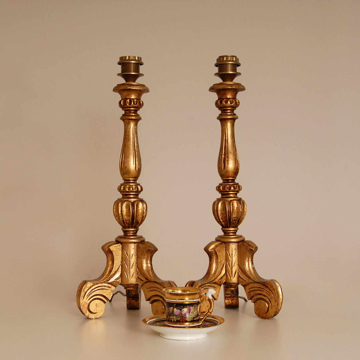 Italienische geschnitzte Vintage-Tischlampen aus vergoldetem Holz im Barockstil, Gold, 1960, Paar im Angebot 2