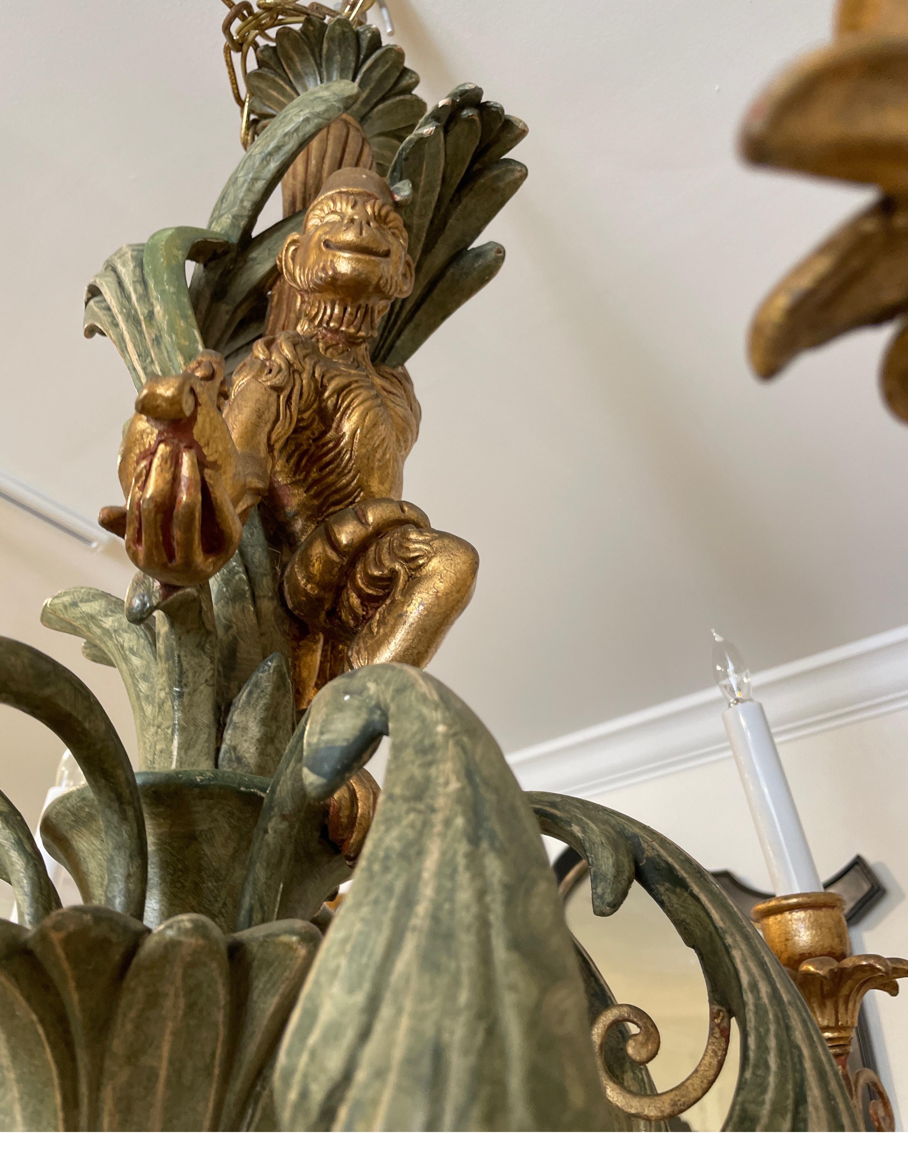 Lustre singe vintage italien en bois sculpté et doré Bon état - En vente à West Palm Beach, FL