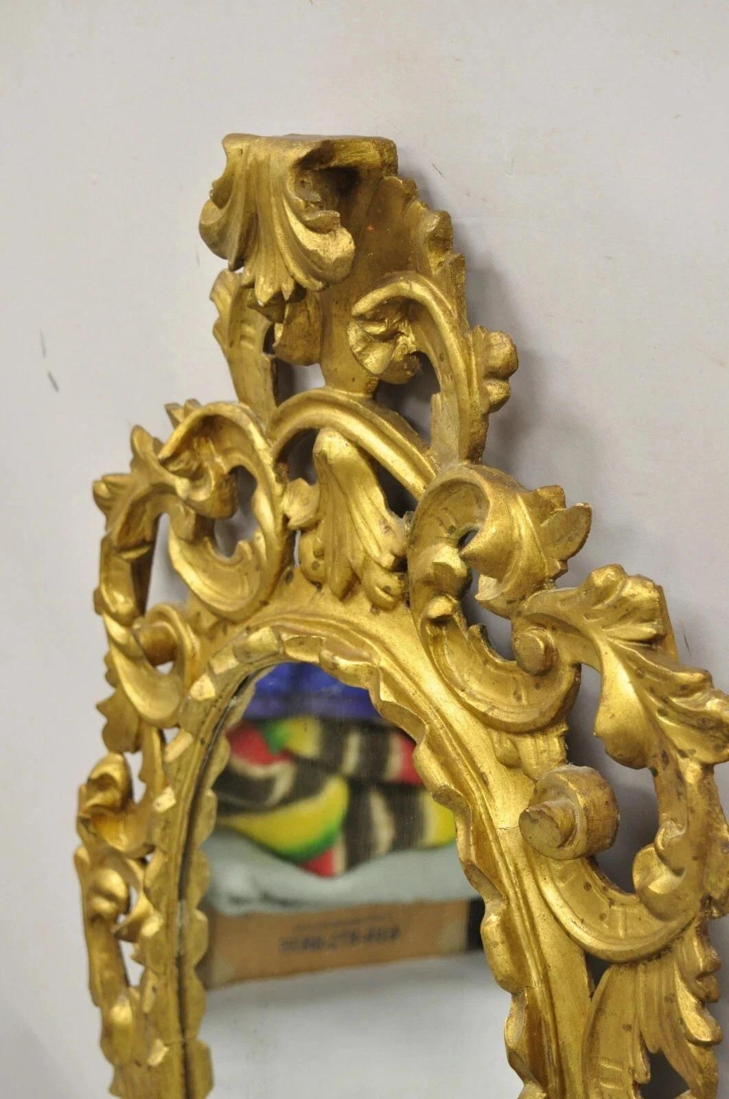 Rococò Specchio da parete d'epoca italiano intagliato in legno dorato in stile rococò barocco francese in vendita