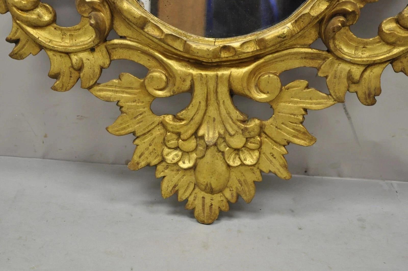 Specchio da parete d'epoca italiano intagliato in legno dorato in stile rococò barocco francese In condizioni buone in vendita a Philadelphia, PA