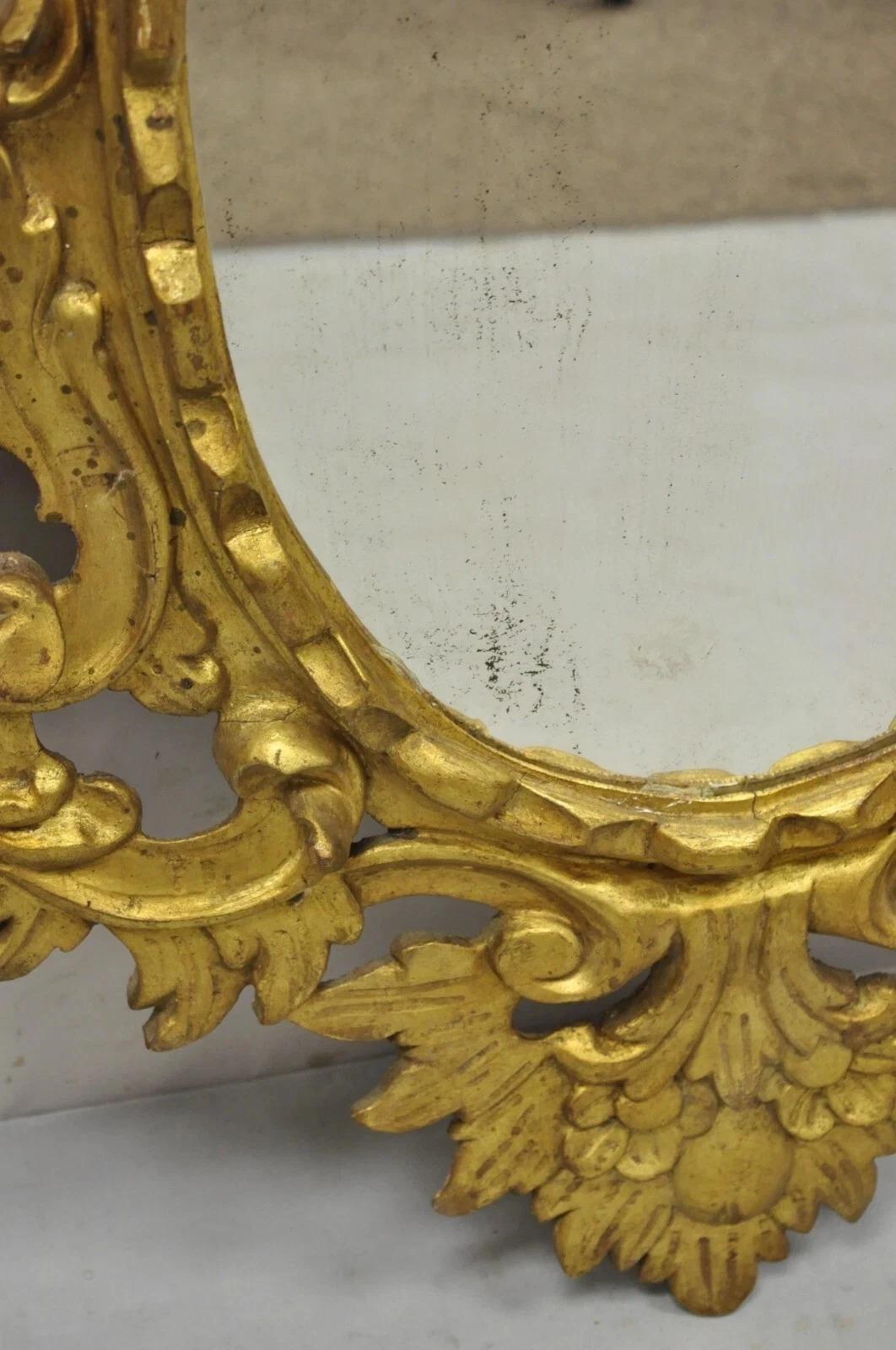 Specchio da parete d'epoca italiano intagliato in legno dorato in stile rococò barocco francese in vendita 1