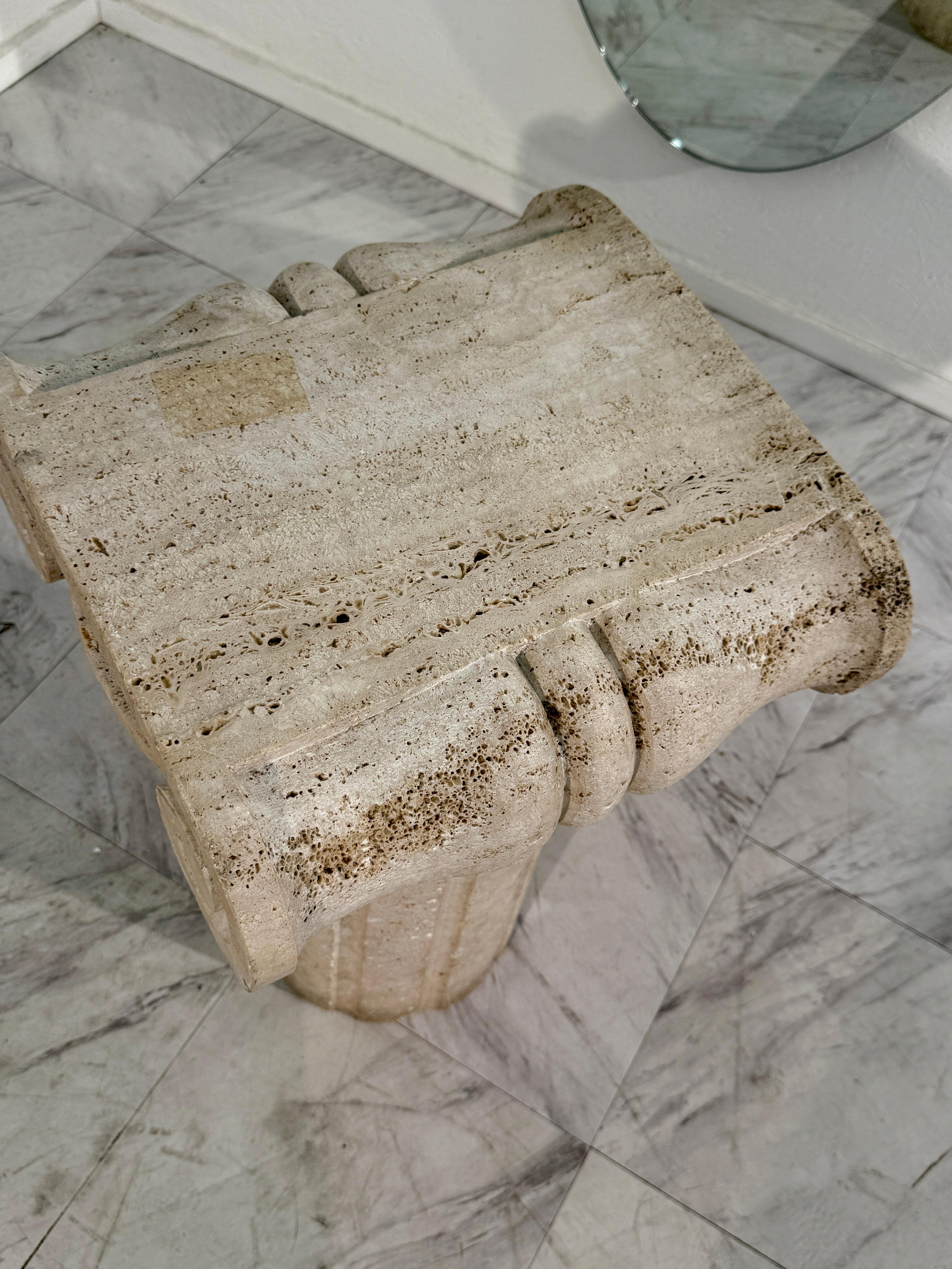 Colonne italienne vintage en travertin sculpté 1950s Bon état - En vente à Los Angeles, CA