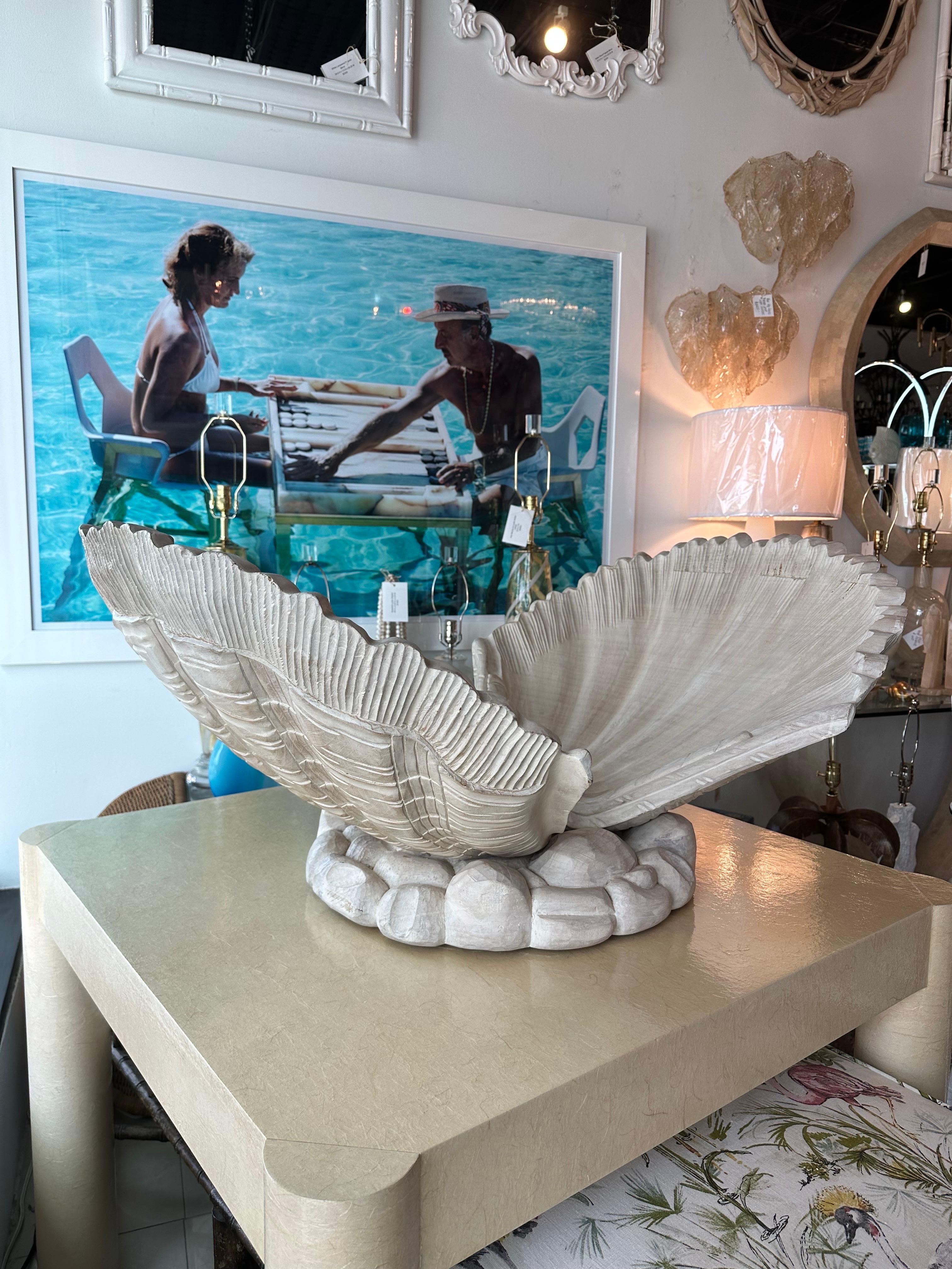Vintage Italian Carved Wood Scalloped Clam Seashell Shell Coffee Cocktail Table In Good Condition In West Palm Beach, FL