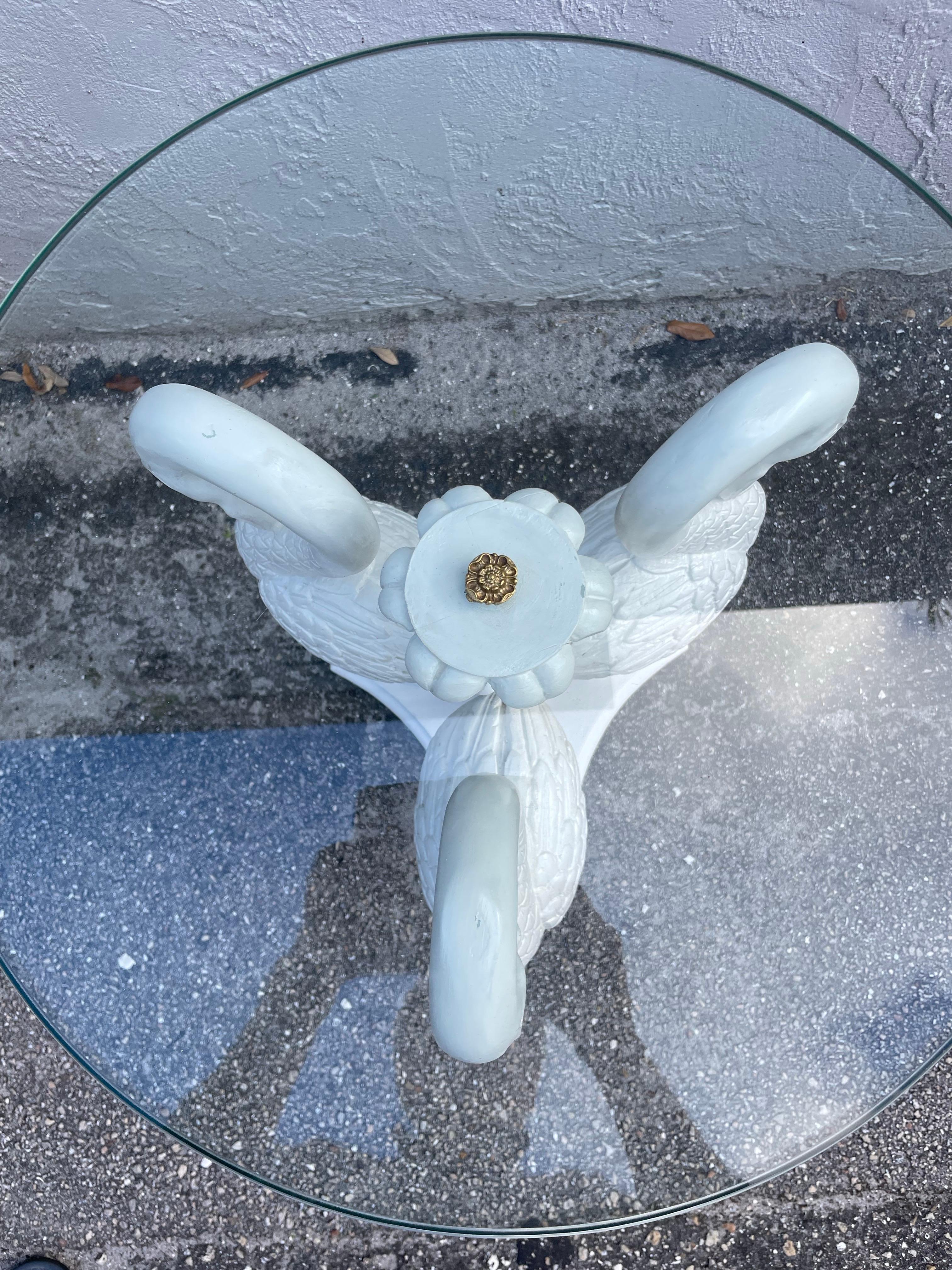 Vetro Tavolo da bere a cigno in legno intagliato italiano vintage in vendita