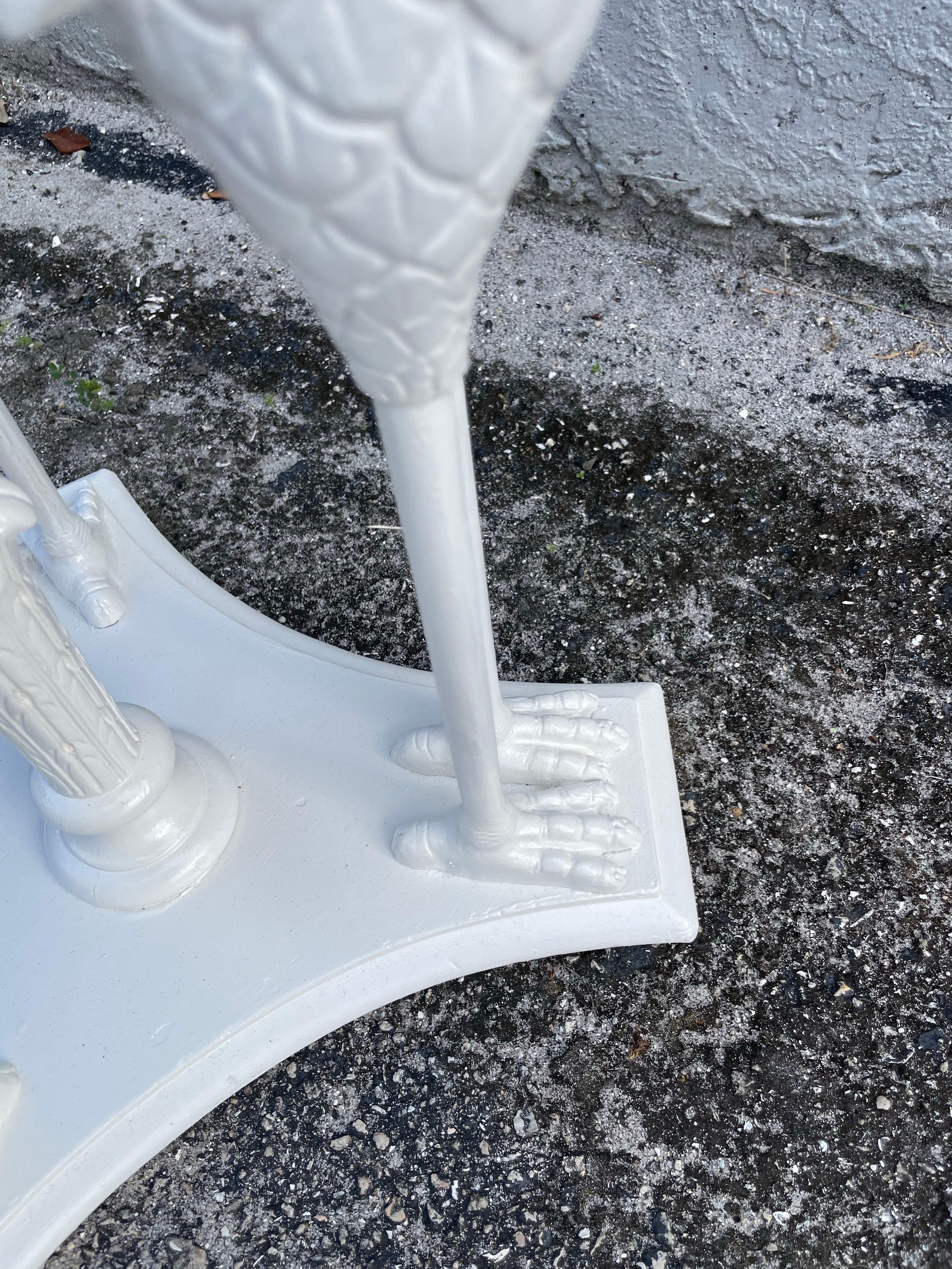 Tavolo da bere a cigno in legno intagliato italiano vintage in vendita 3