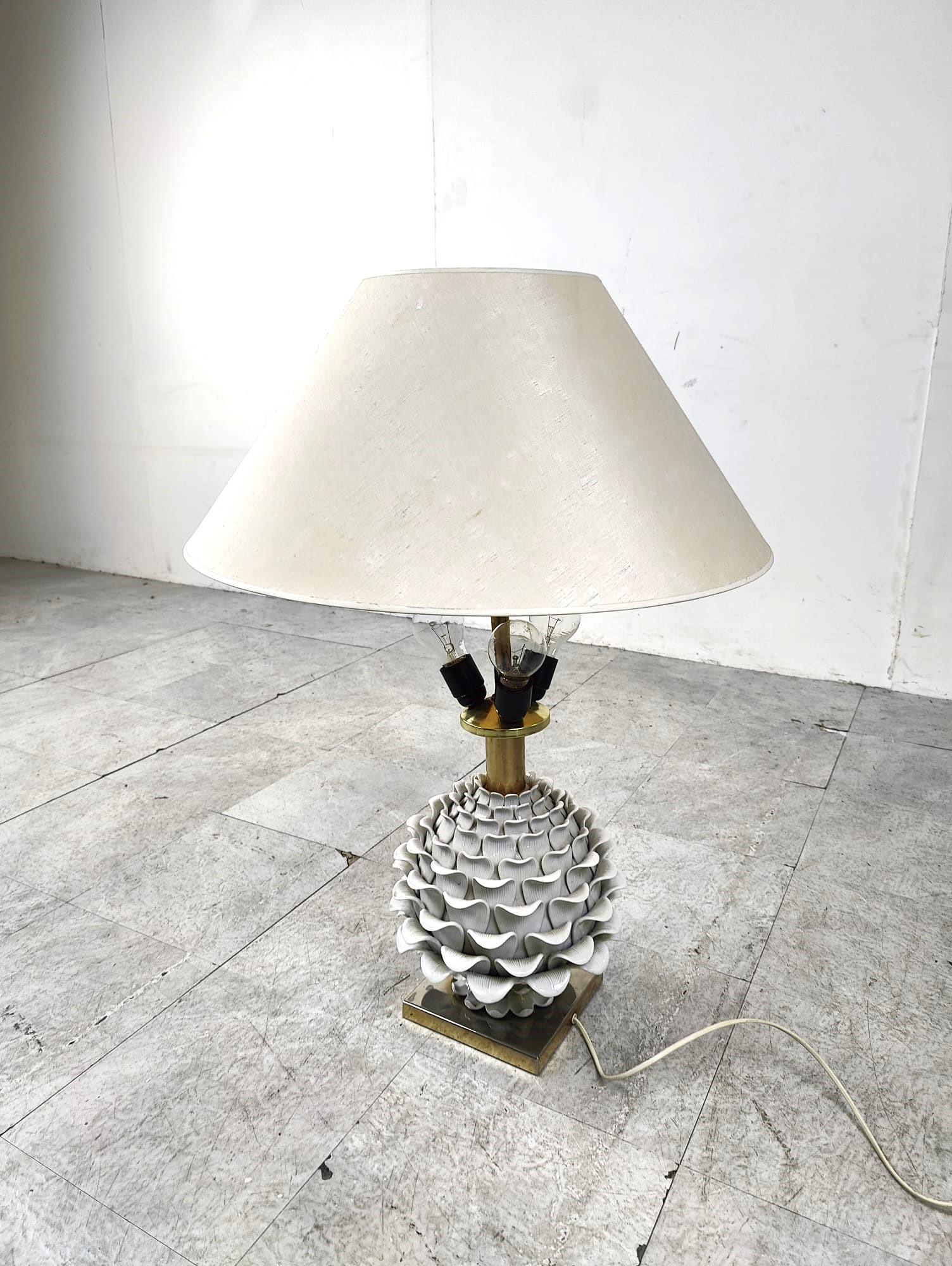 Vintage italian ceramic artichoque table lamp, 1960s In Good Condition For Sale In HEVERLEE, BE