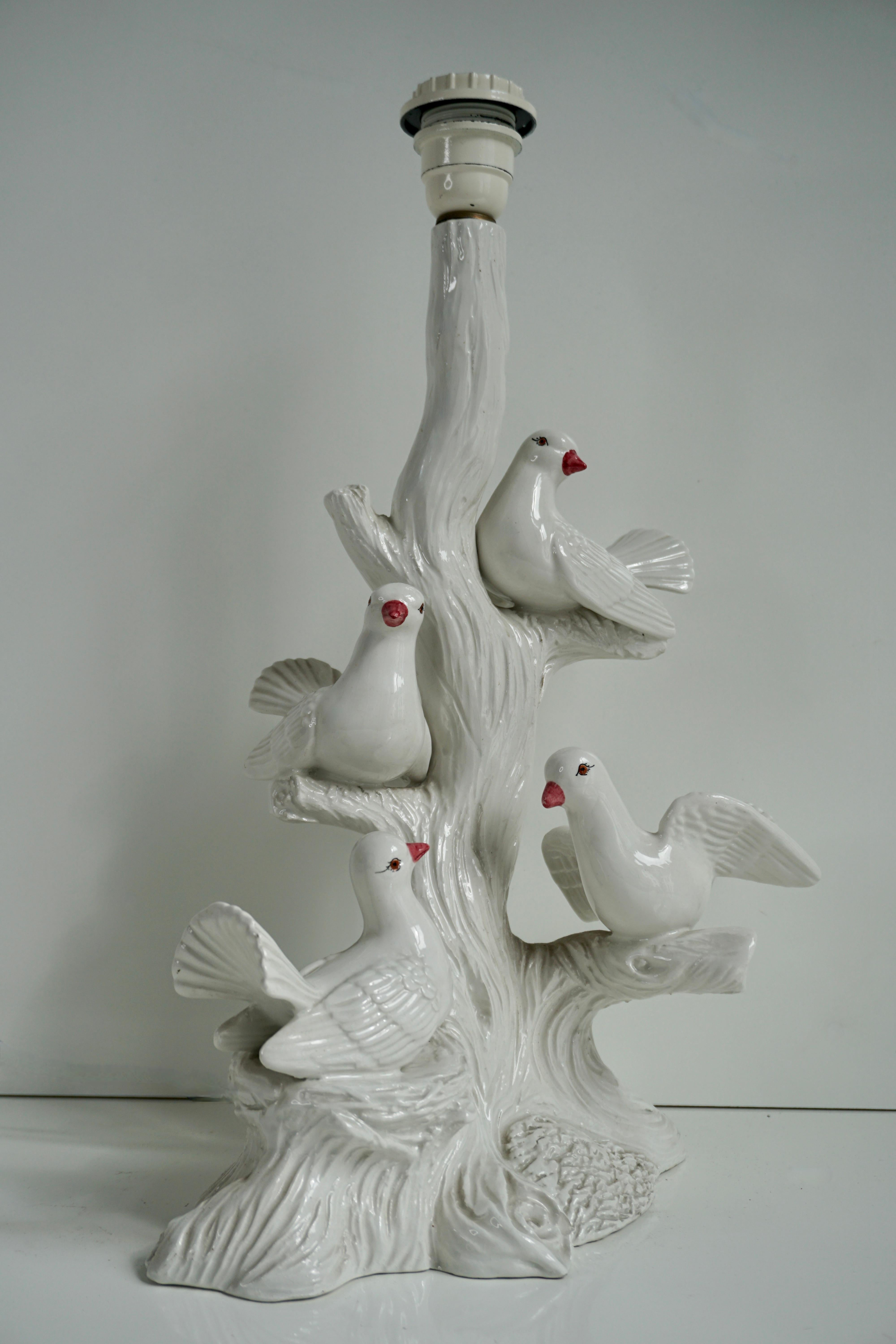 Vintage Italian Ceramic Bird Table Lamp with Doves, 1960s For Sale 1