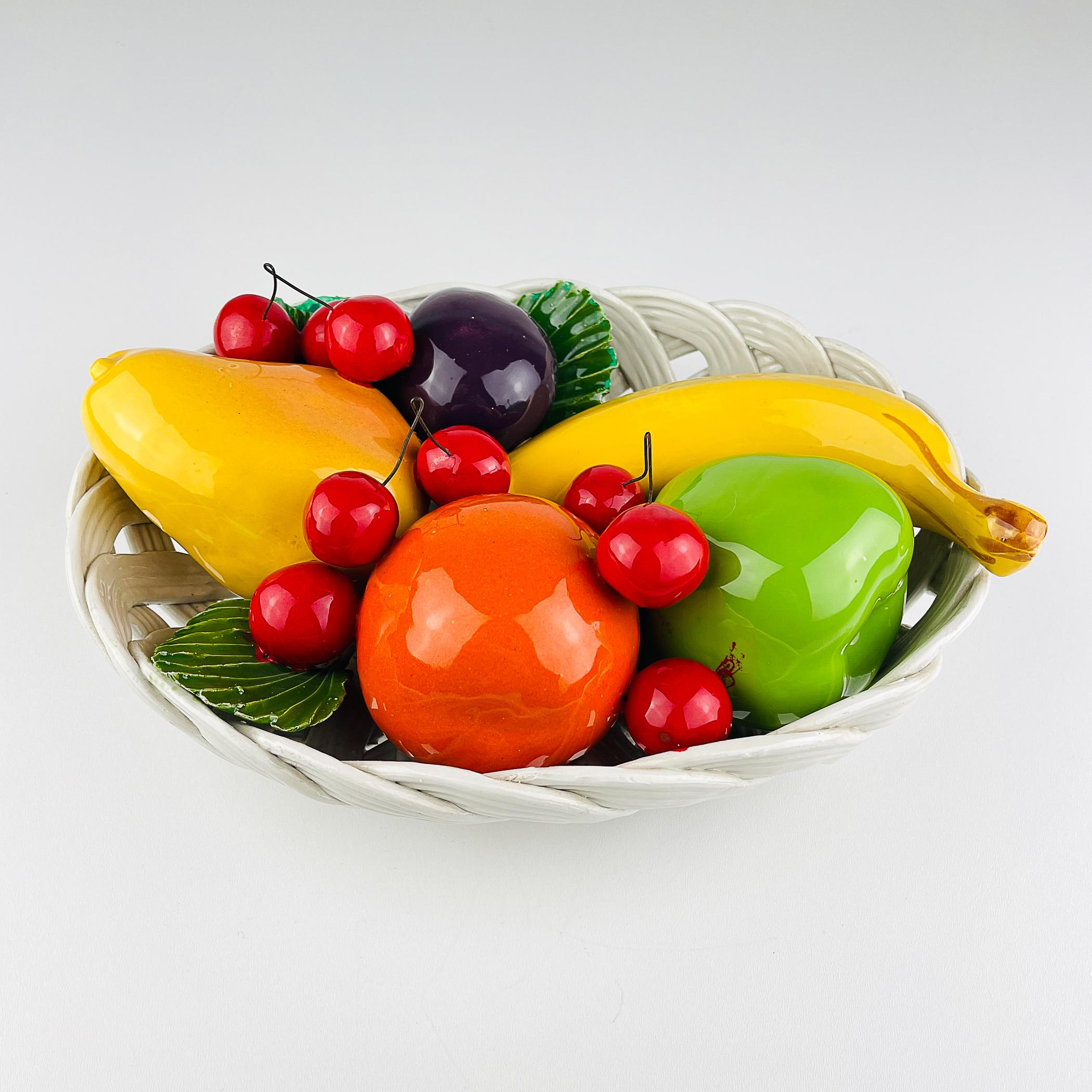 Cesta de fruta de cerámica italiana vintage, mediados del siglo XX Moderno de mediados de siglo en venta