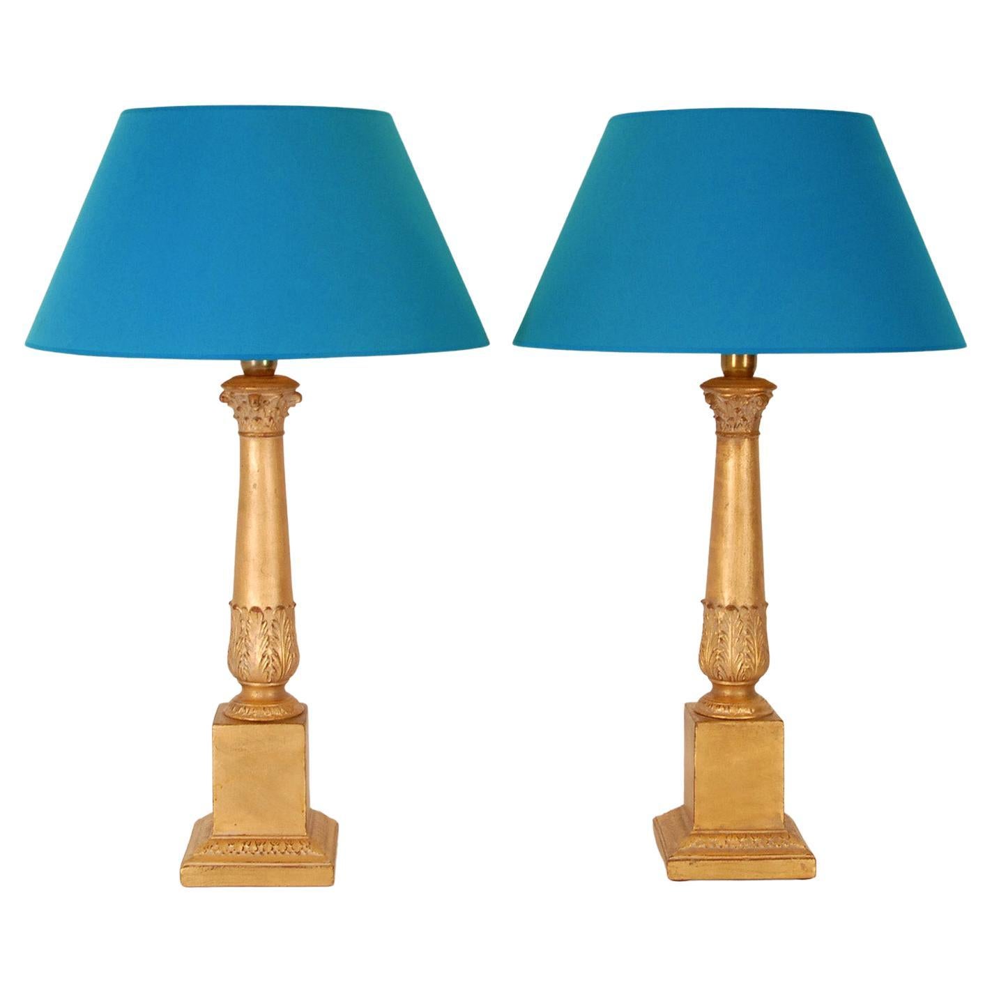 Paire de lampes de bureau italiennes vintage en céramique à colonne corinthienne dorée et dorée en vente