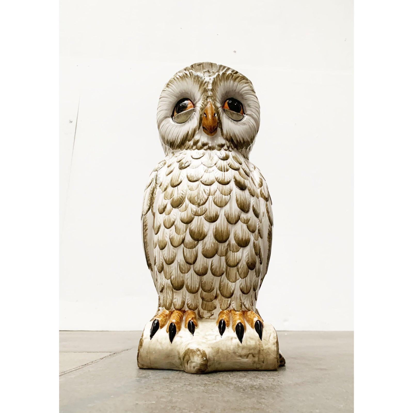 Vintage Italian Ceramic Owl Umbrella Stand, in sehr gutem Zustand. Entworfen 1980 bis 1989.

Zusätzliche Informationen:
MATERIALIEN: Keramik
Herkunftsland: Italien
Farbe: Braun
Artikel Typ: Vintage, antik oder aus Vorbesitz
Abmessungen: 10,24ʺB ×