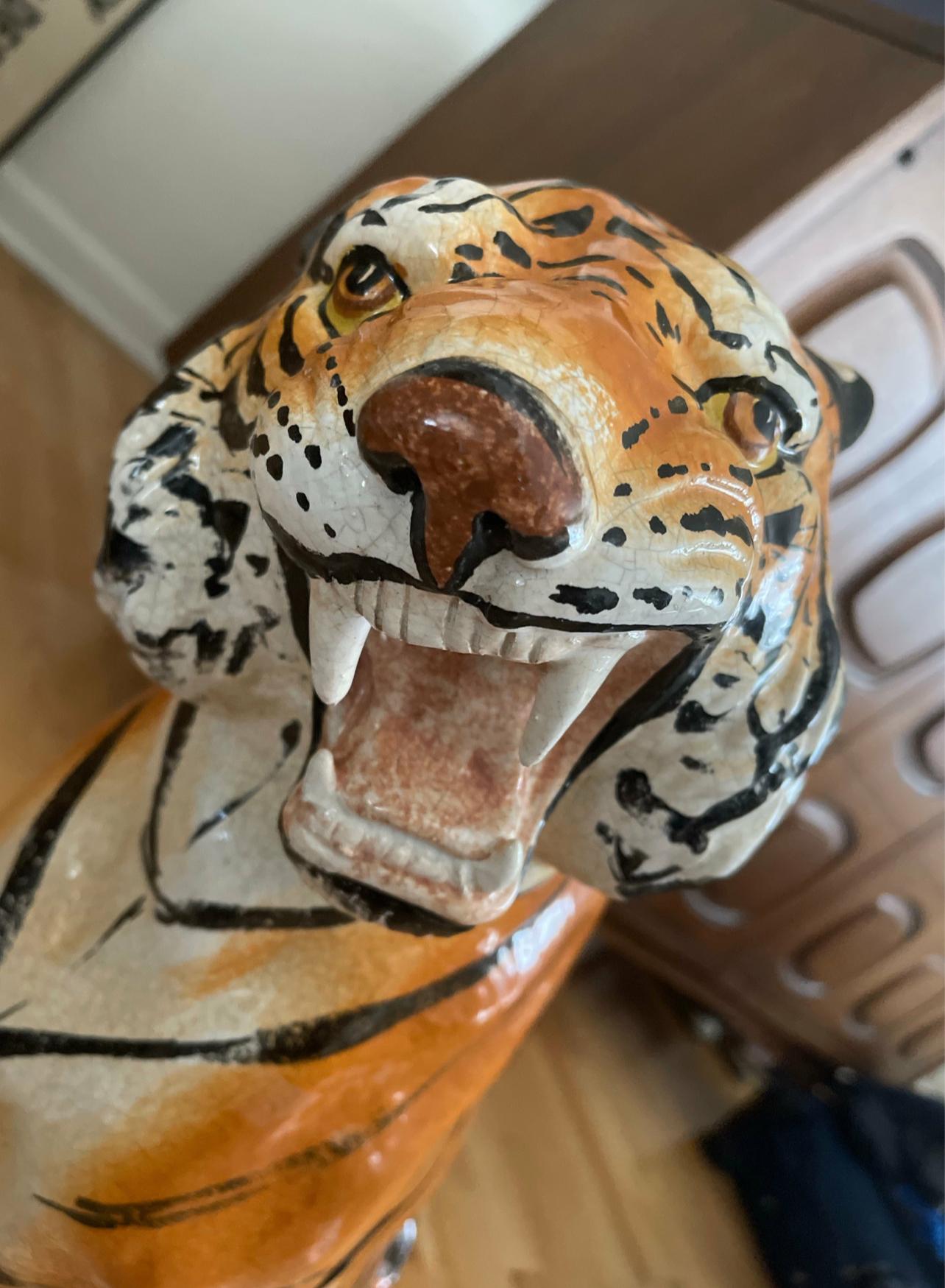Italienische Vintage-Tiger-Statue-Skulptur aus Keramik, MCM Hollywood Regency-Stil, 1950er Jahre (Moderne der Mitte des Jahrhunderts) im Angebot