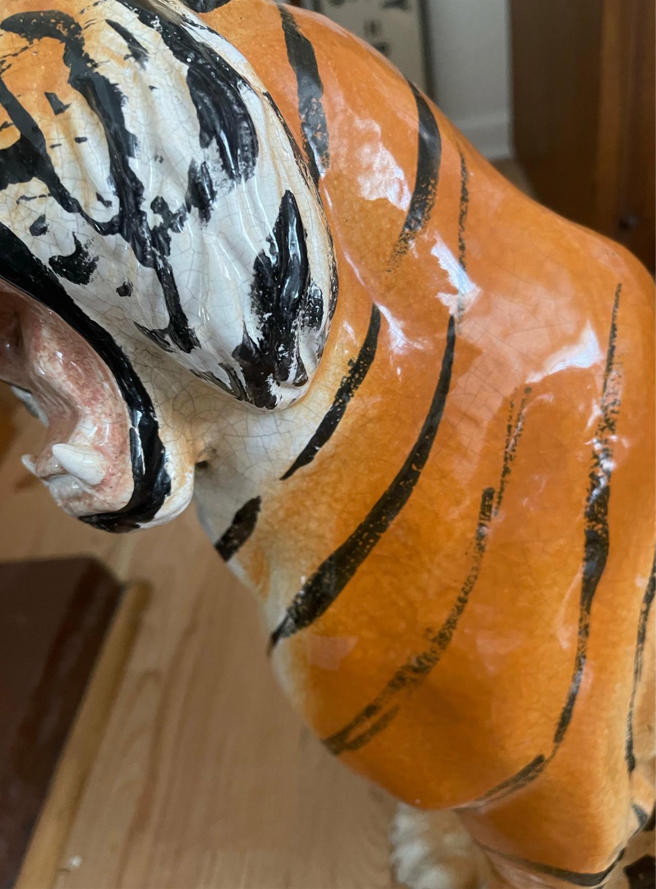 Italienische Vintage-Tiger-Statue-Skulptur aus Keramik, MCM Hollywood Regency-Stil, 1950er Jahre im Zustand „Gut“ im Angebot in Seattle, WA