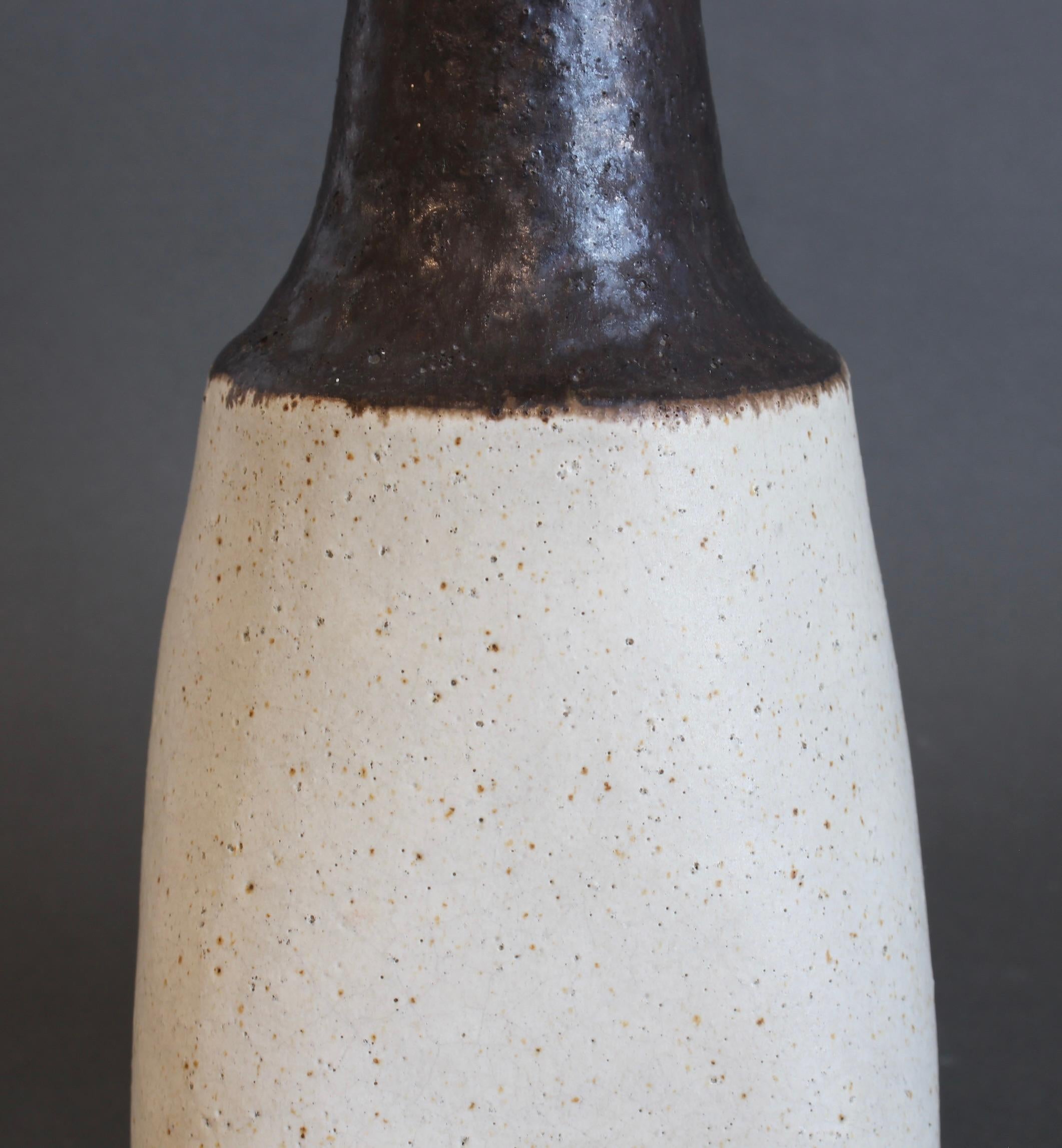 Vase aus italienischer Keramik von Bruno Gambone (ca. 1980er Jahre) im Angebot 8