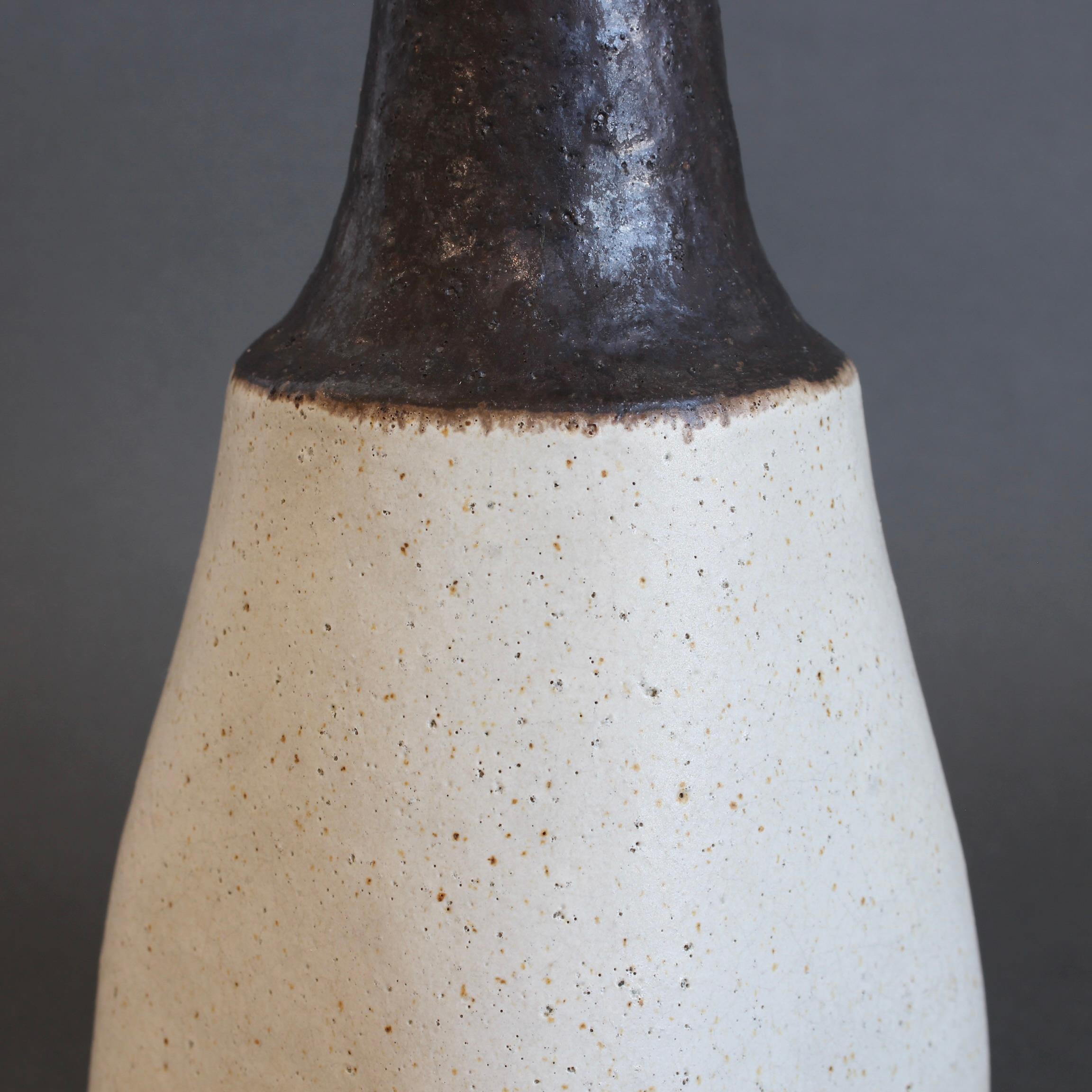 Vase aus italienischer Keramik von Bruno Gambone (ca. 1980er Jahre) im Angebot 9