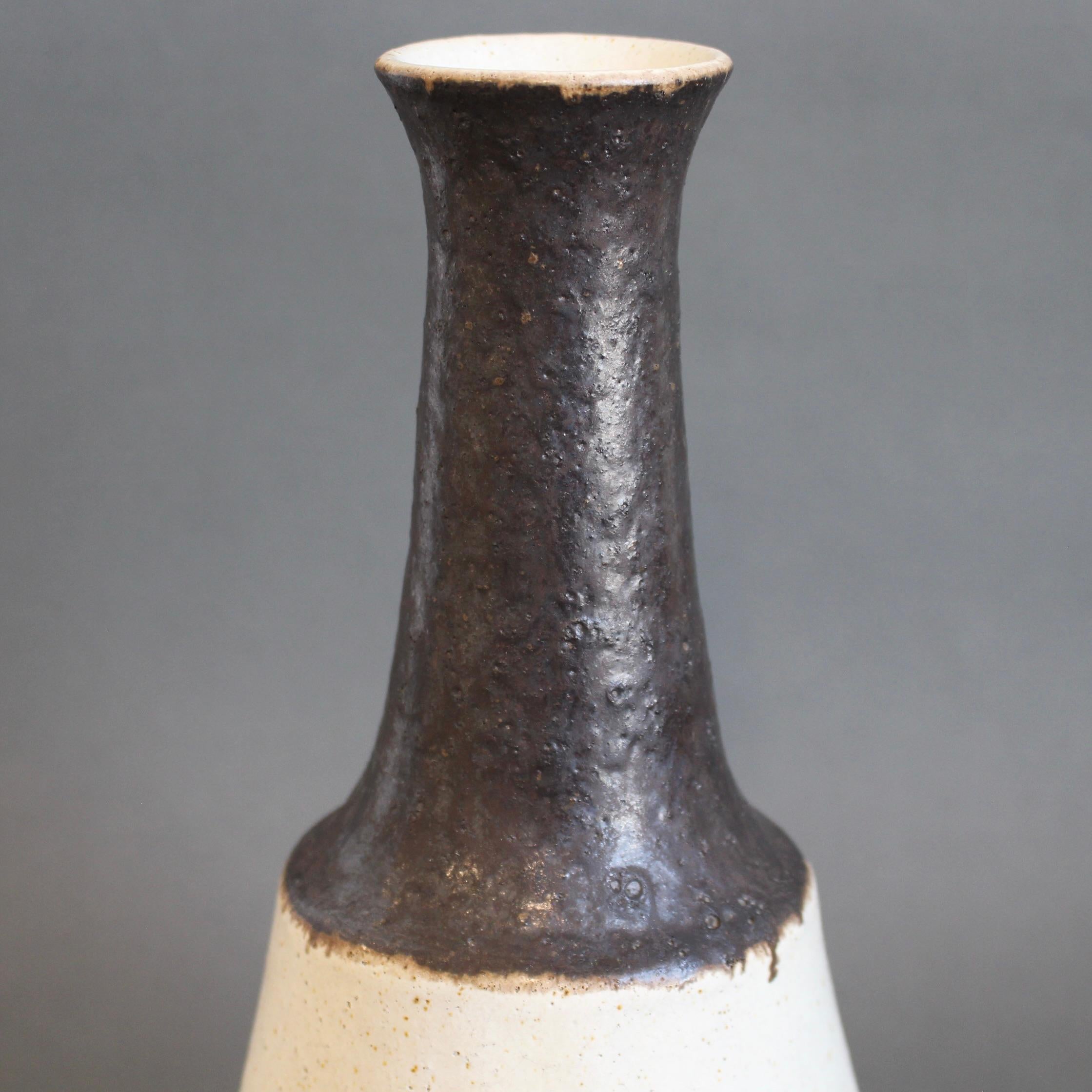 Vase aus italienischer Keramik von Bruno Gambone (ca. 1980er Jahre) im Angebot 11