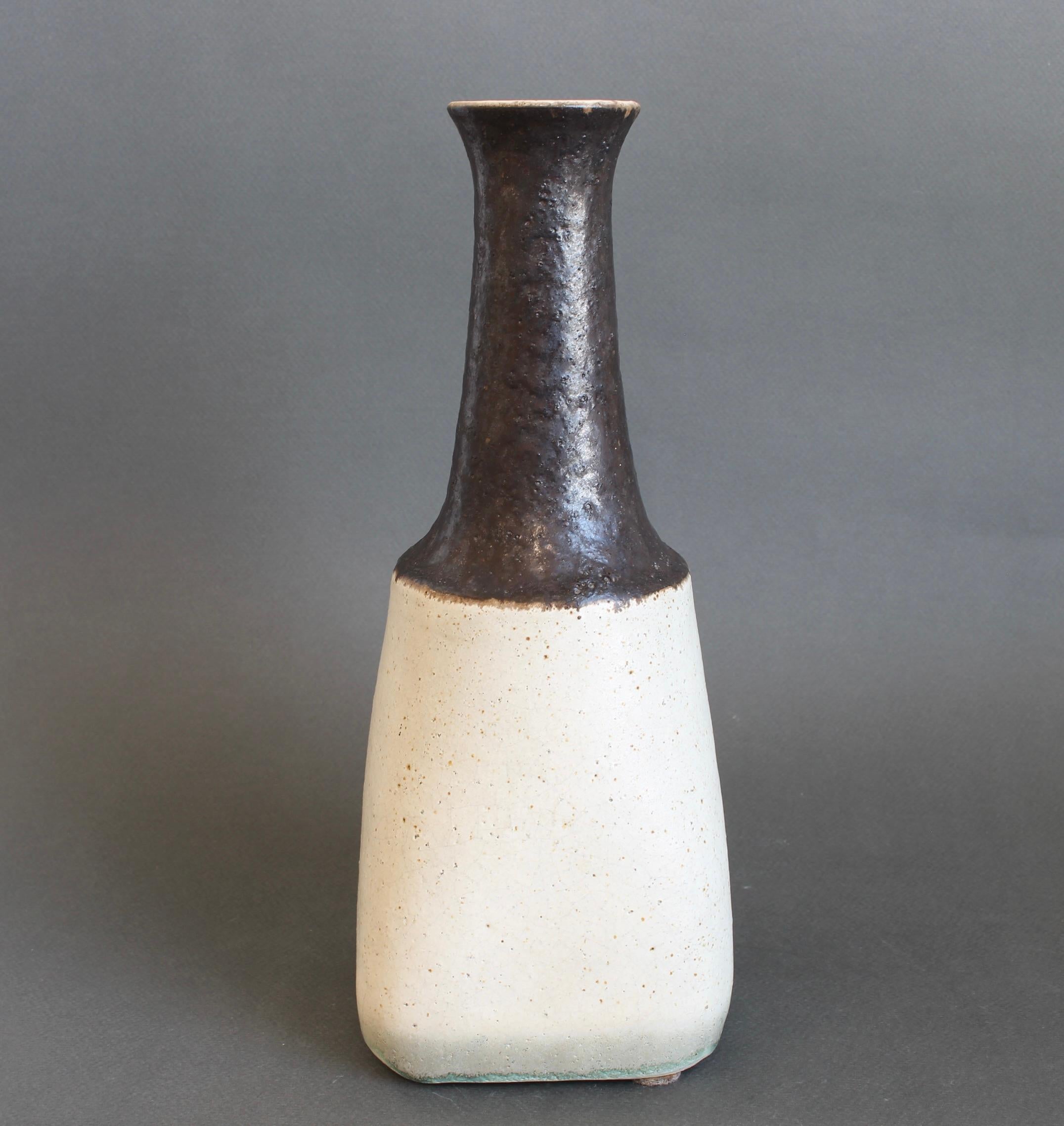 Vase aus italienischer Keramik von Bruno Gambone (ca. 1980er Jahre) im Zustand „Gut“ im Angebot in London, GB