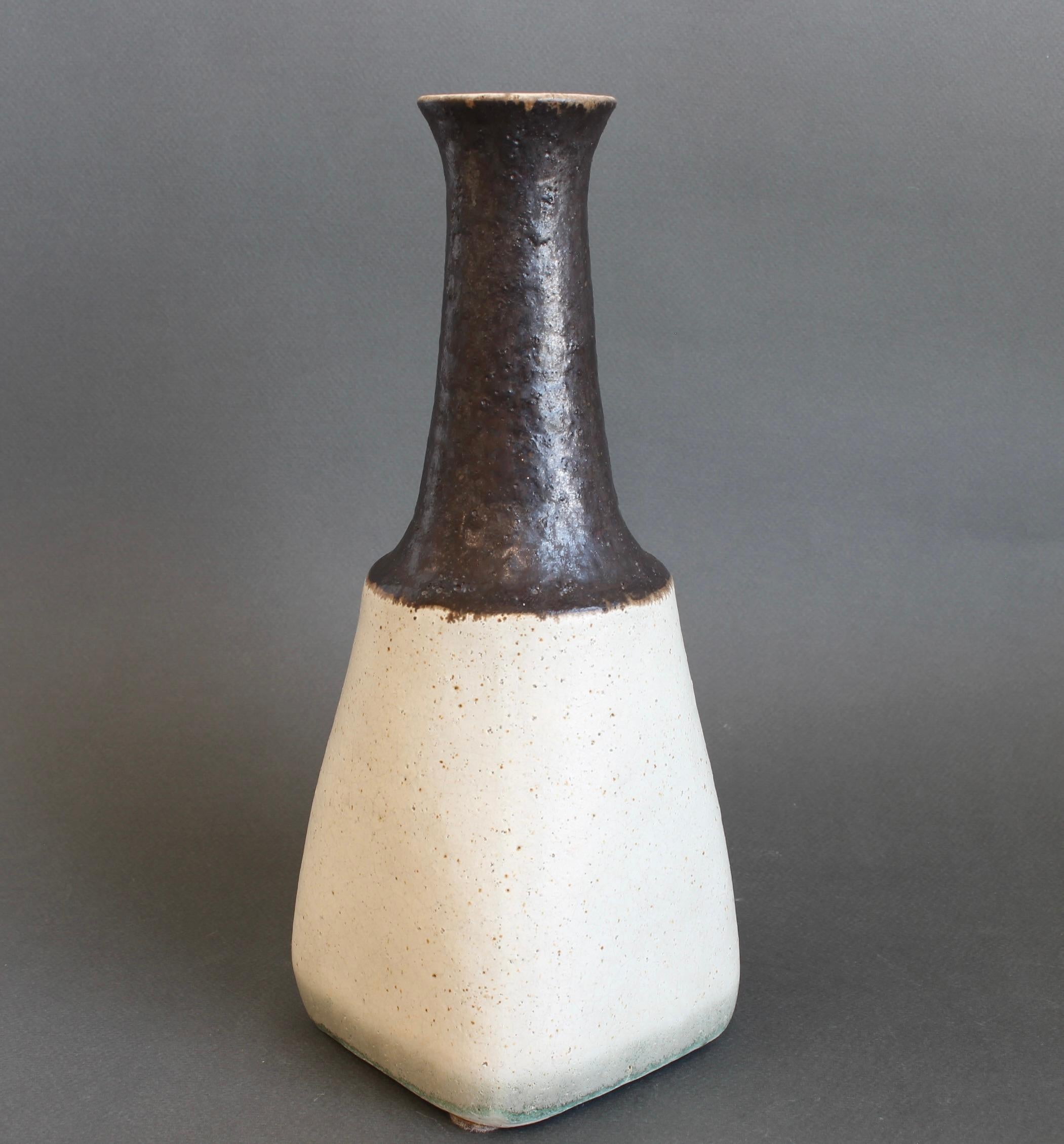 Vase aus italienischer Keramik von Bruno Gambone (ca. 1980er Jahre) (Ende des 20. Jahrhunderts) im Angebot