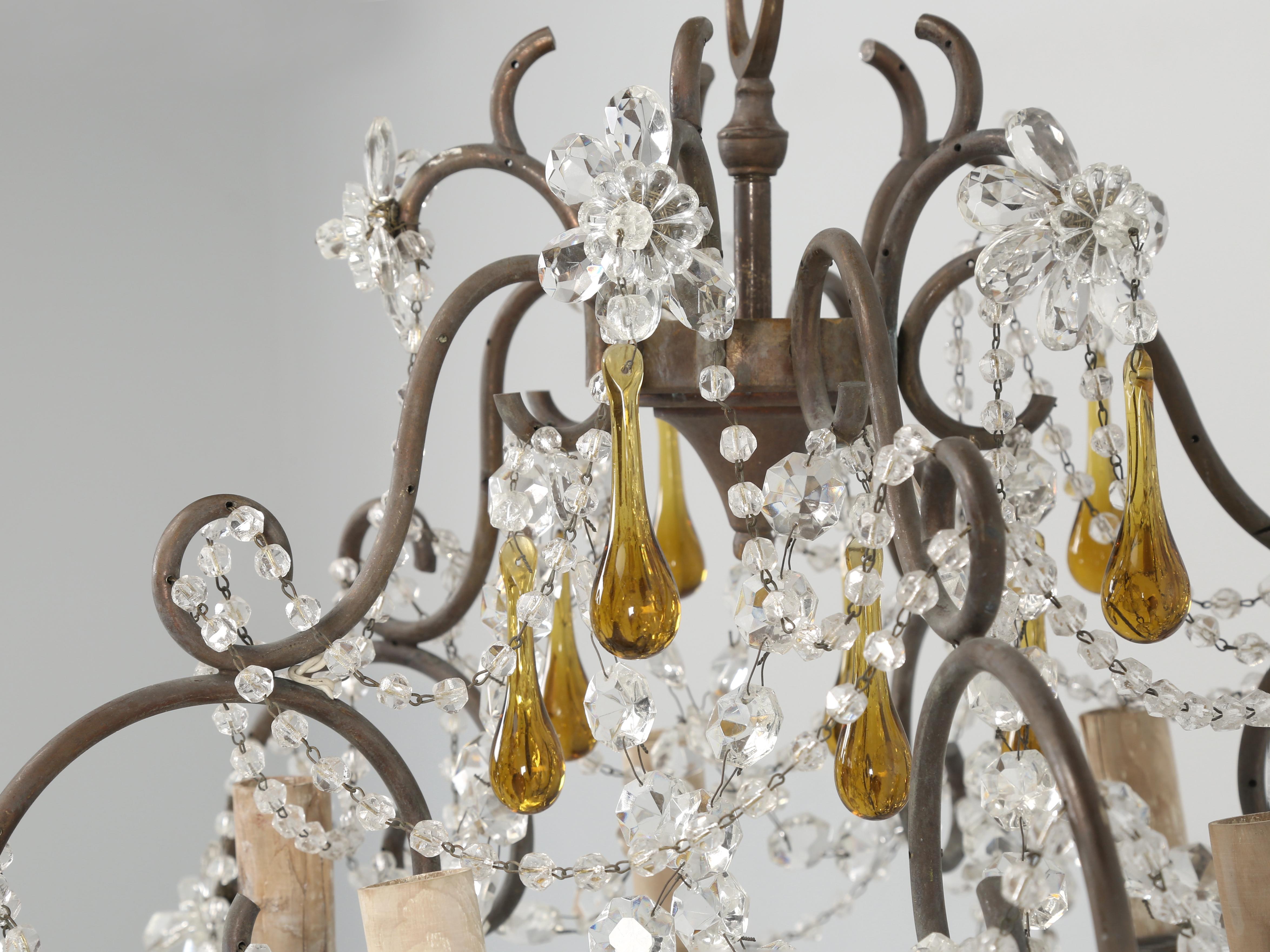 Hollywood Regency Vintage Italian Chandelier with Amber Drops and Glass Flowers For Sale